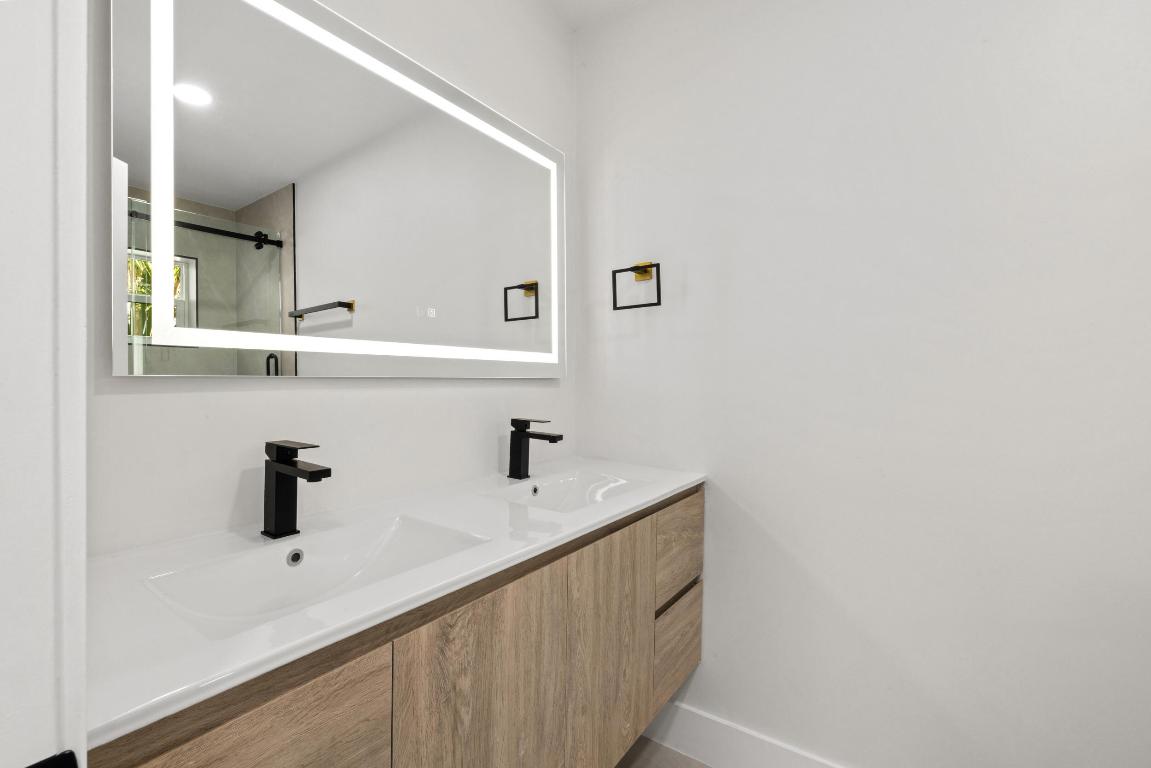 7718 San Mateo Drive E