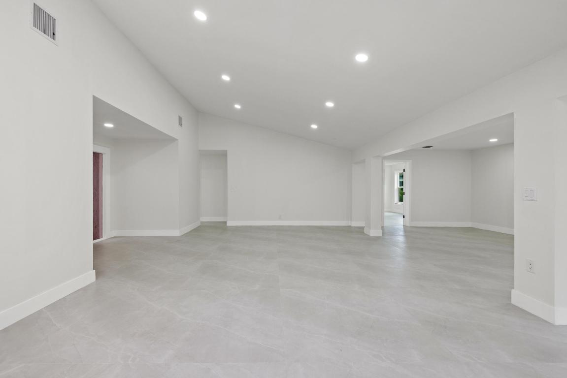 7718 San Mateo Drive E