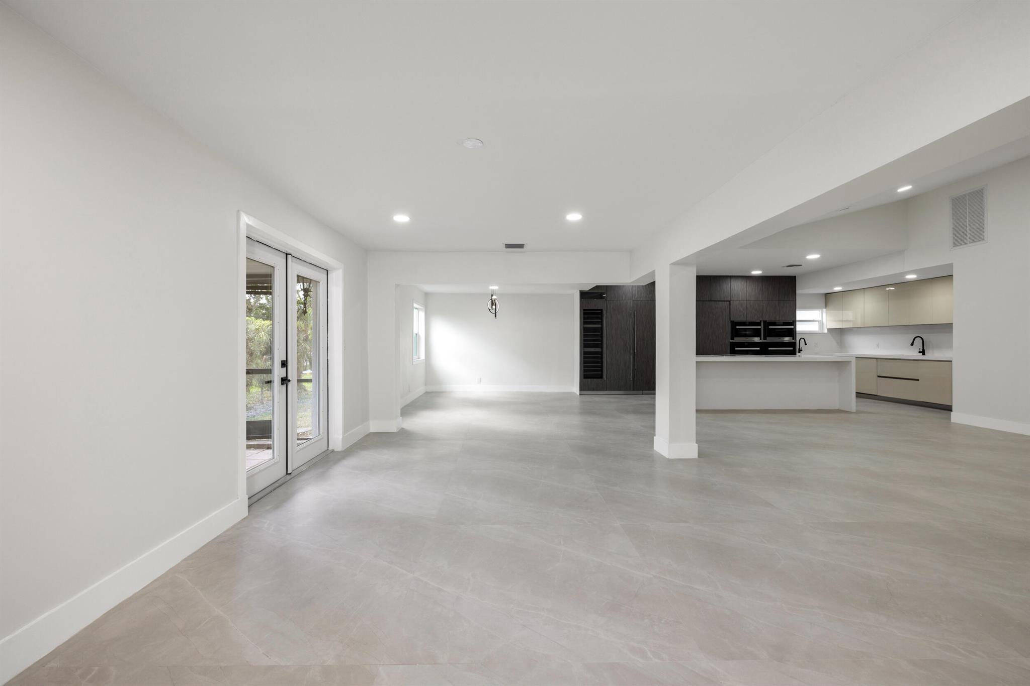 7718 San Mateo Drive E