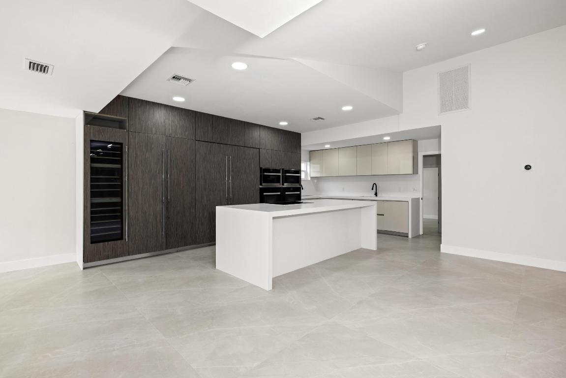 7718 San Mateo Drive E