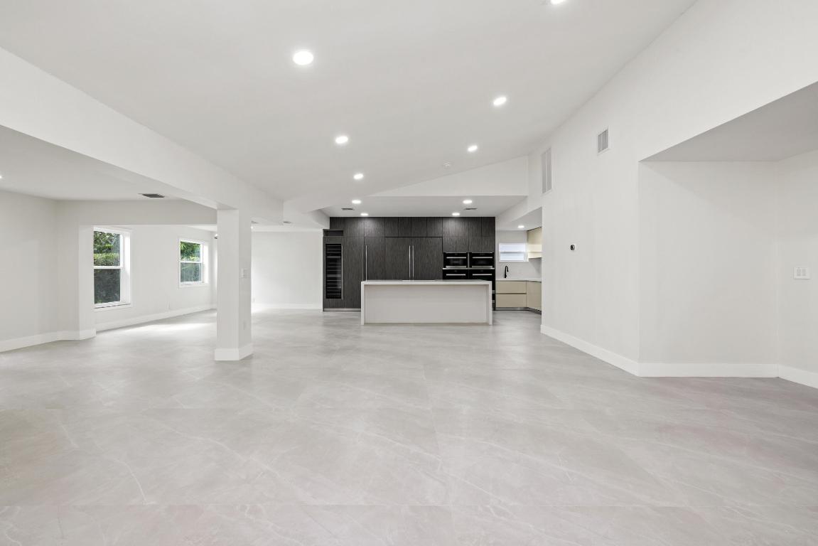 7718 San Mateo Drive E