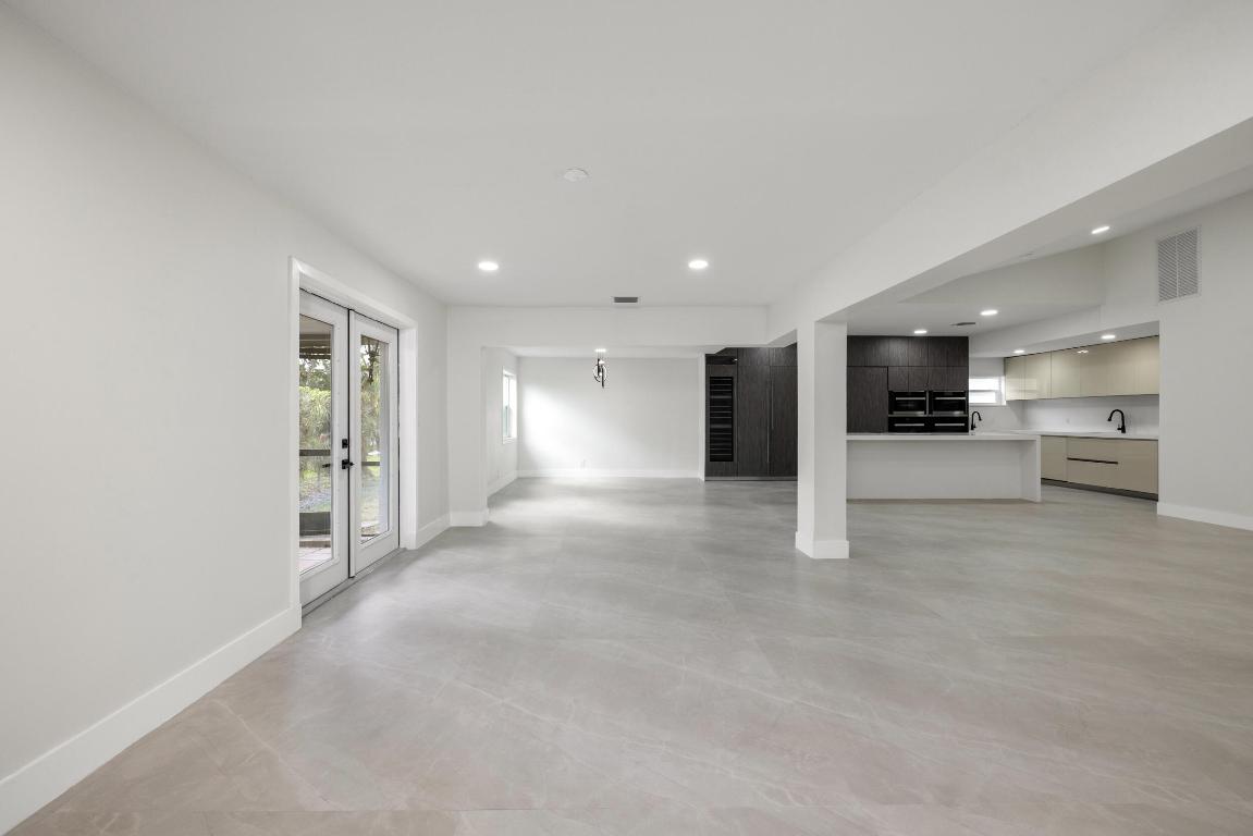 7718 San Mateo Drive E