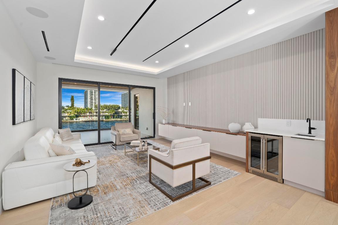 2880 NE 9th Street, Pompano Beach