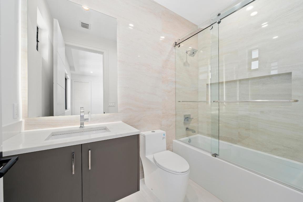 2880 NE 9th Street, Pompano Beach