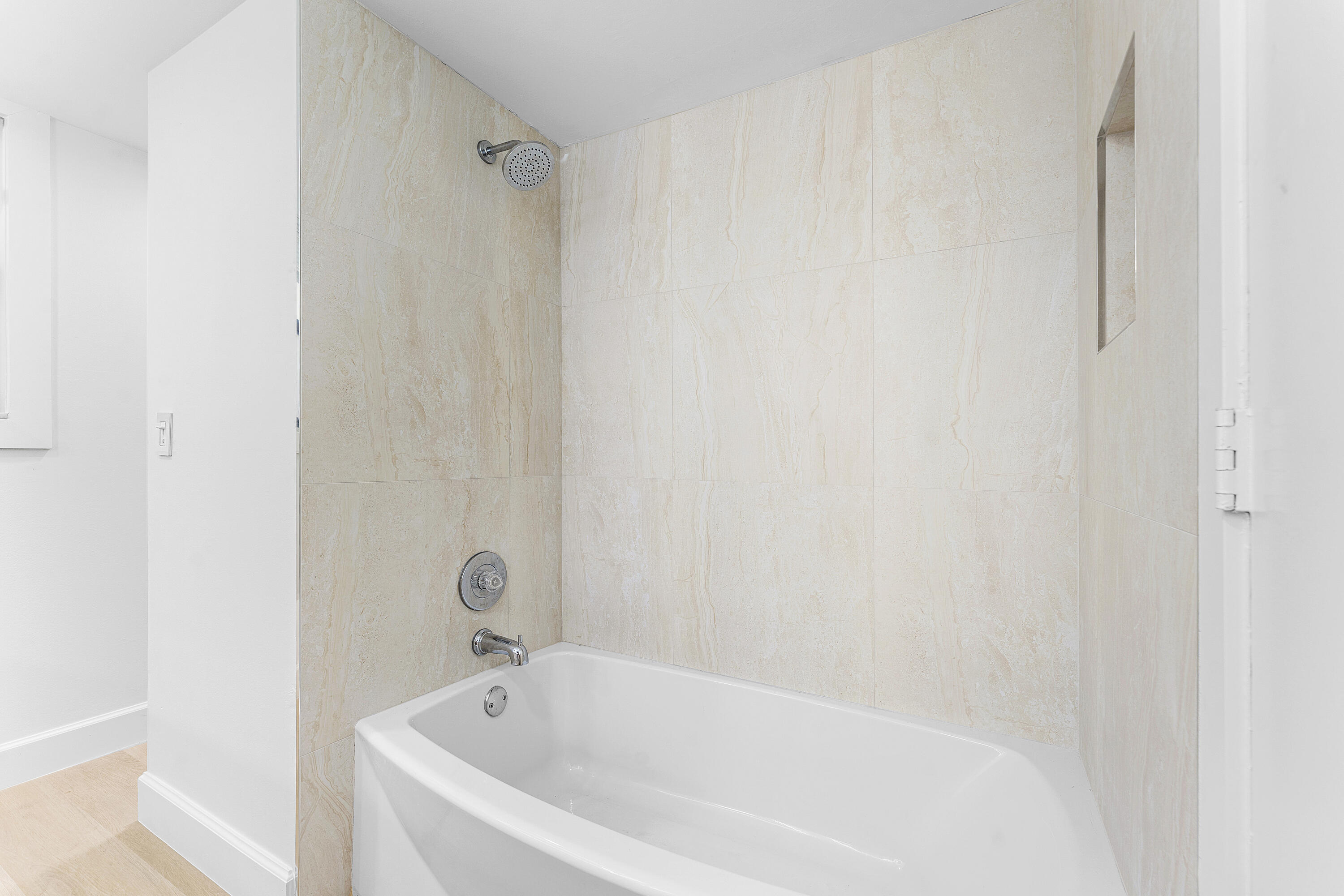 1040 Homewood Boulevard L202