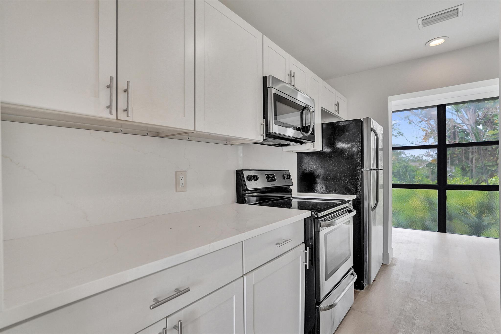 1040 Homewood Boulevard L202