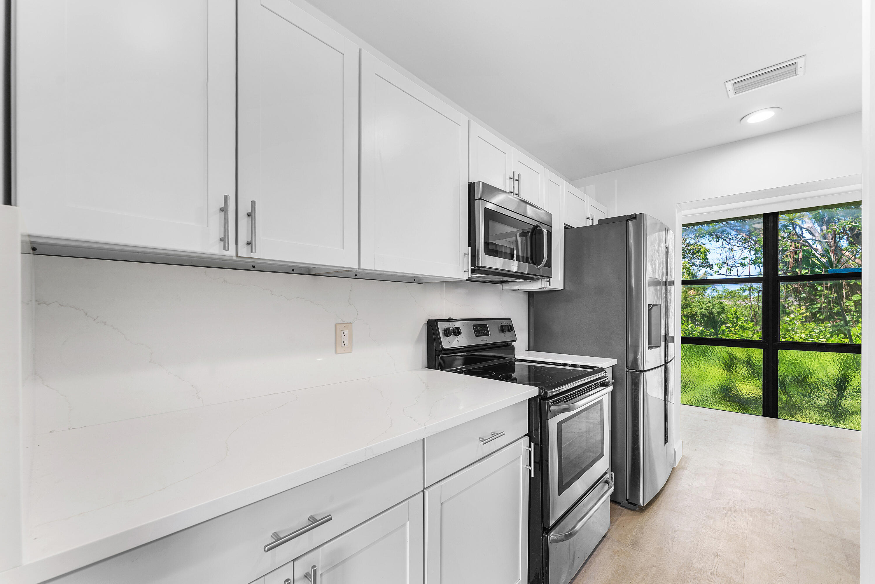 1040 Homewood Boulevard L202