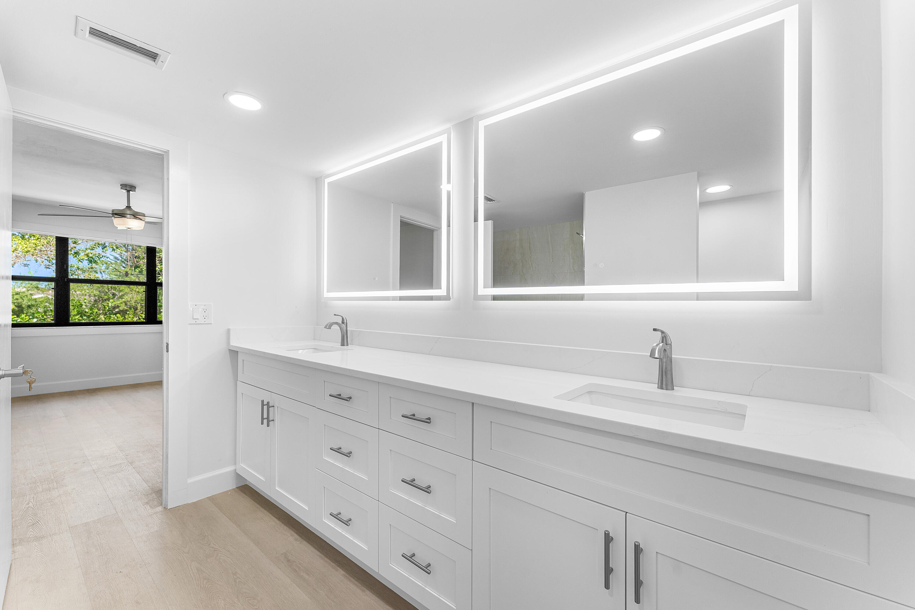 1040 Homewood Boulevard L202