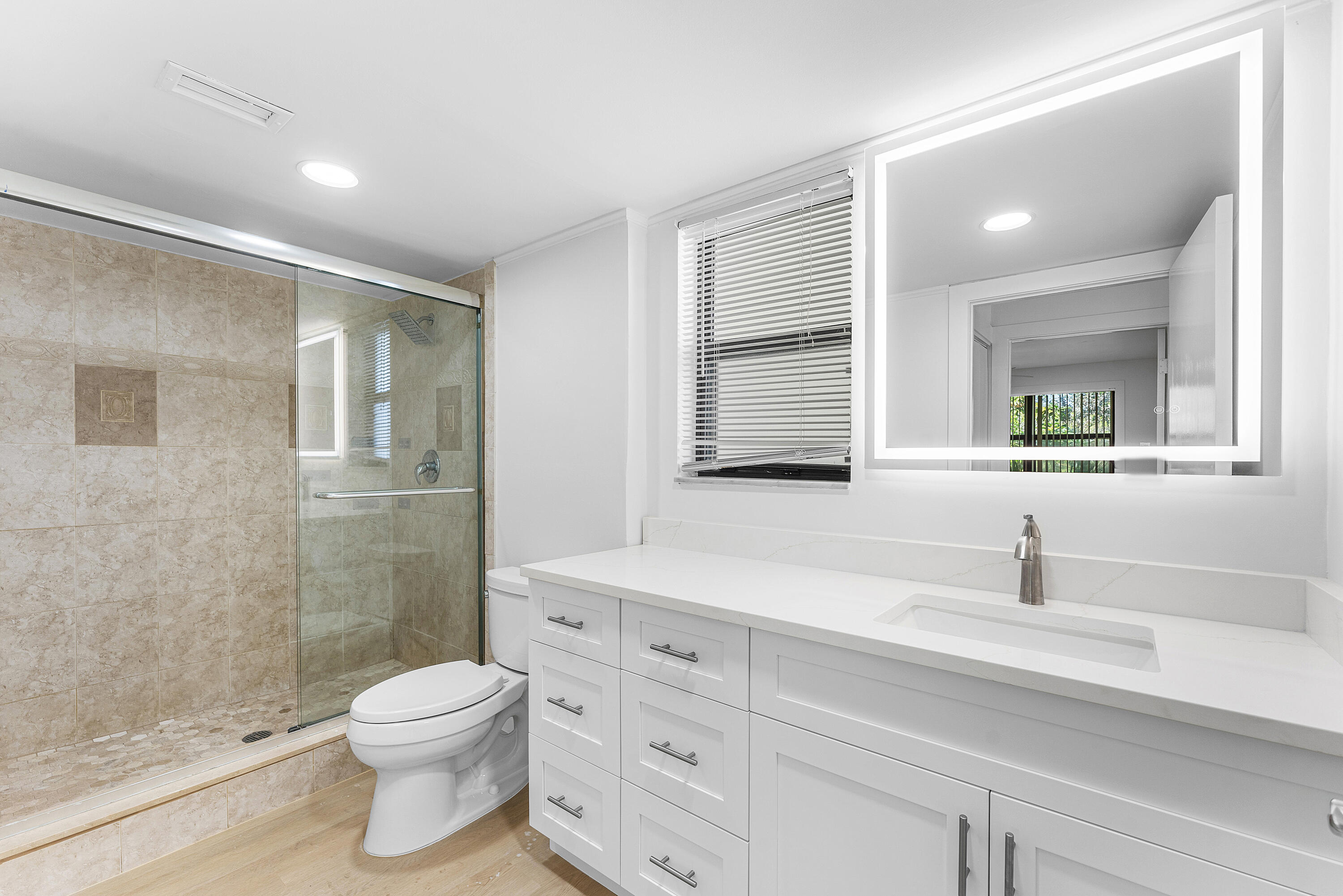 1040 Homewood Boulevard L202