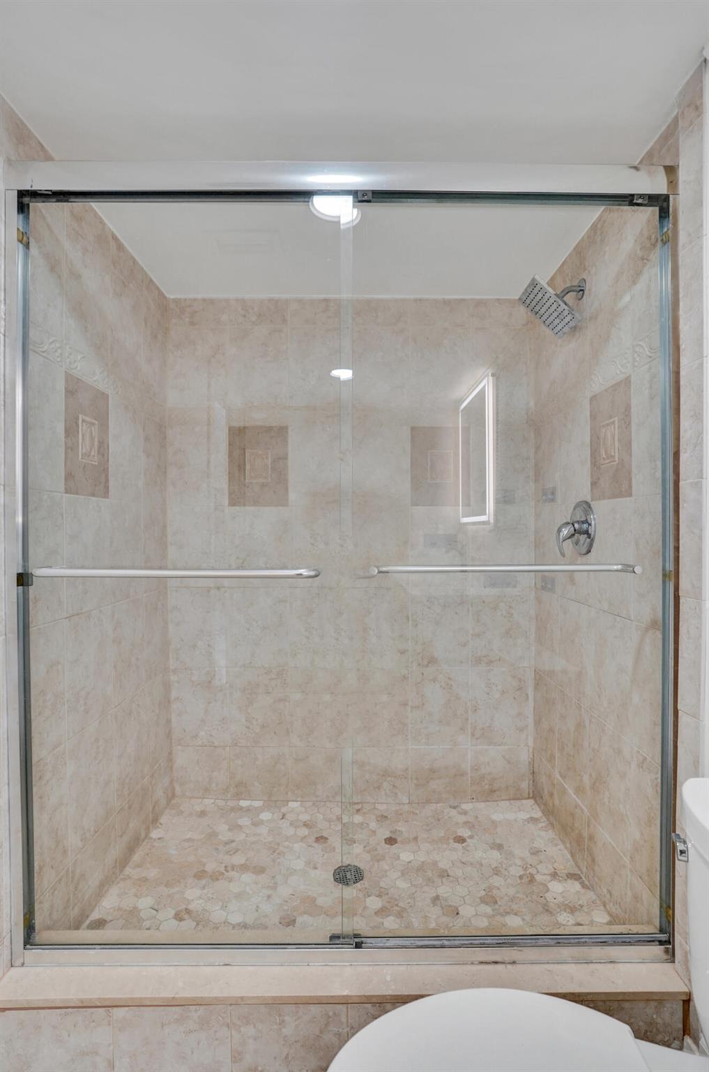 1040 Homewood Boulevard L202