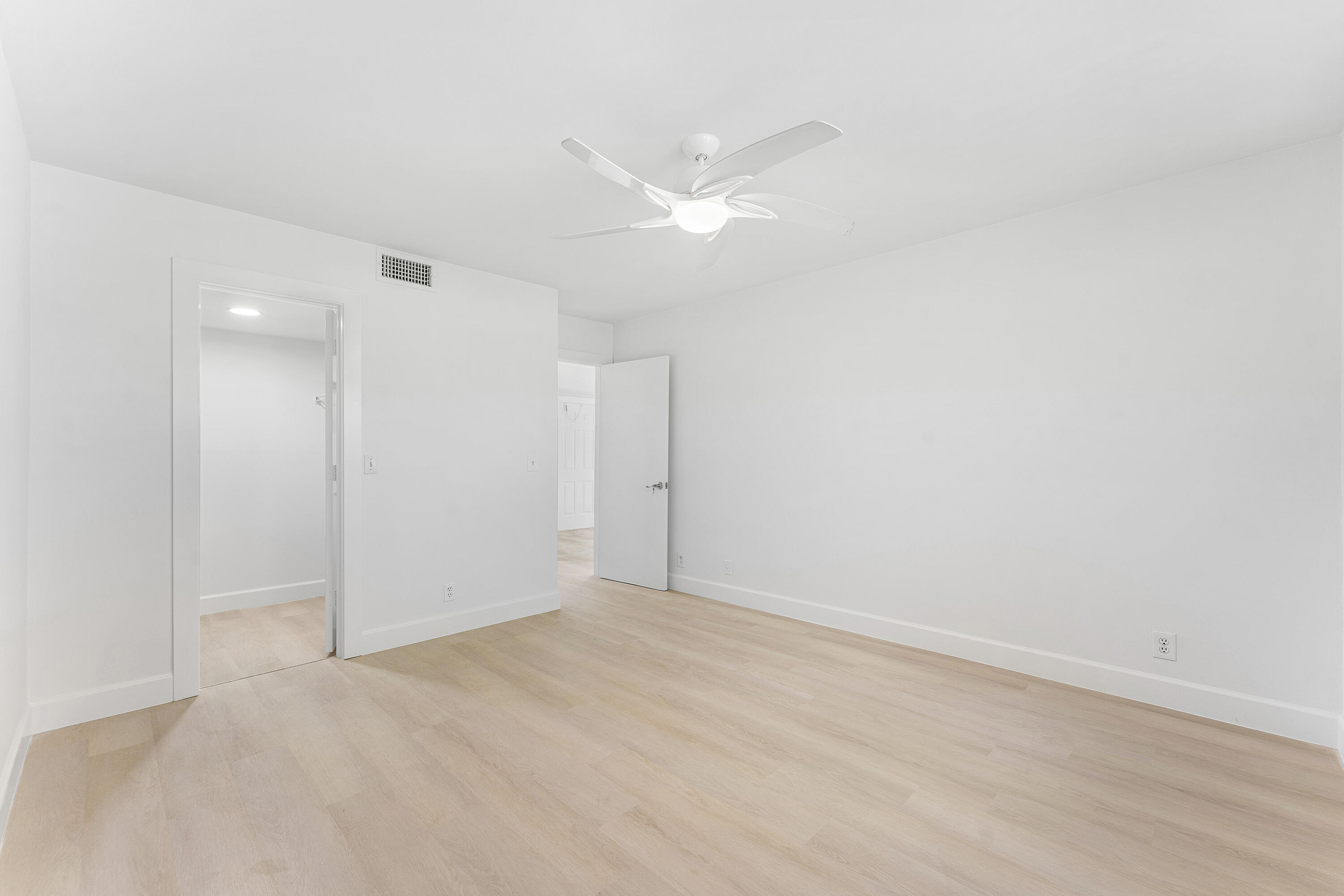 1040 Homewood Boulevard L202