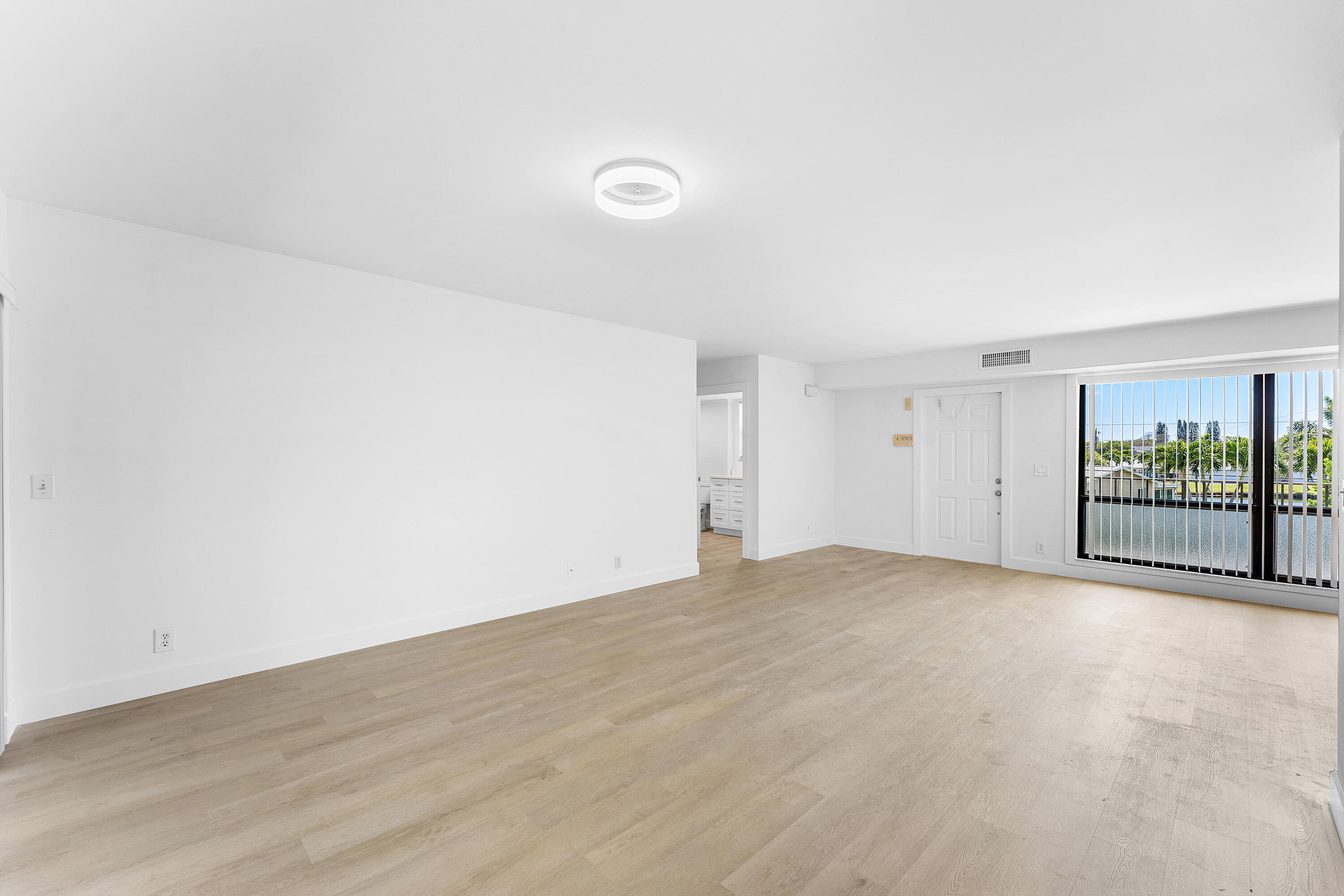 1040 Homewood Boulevard L202