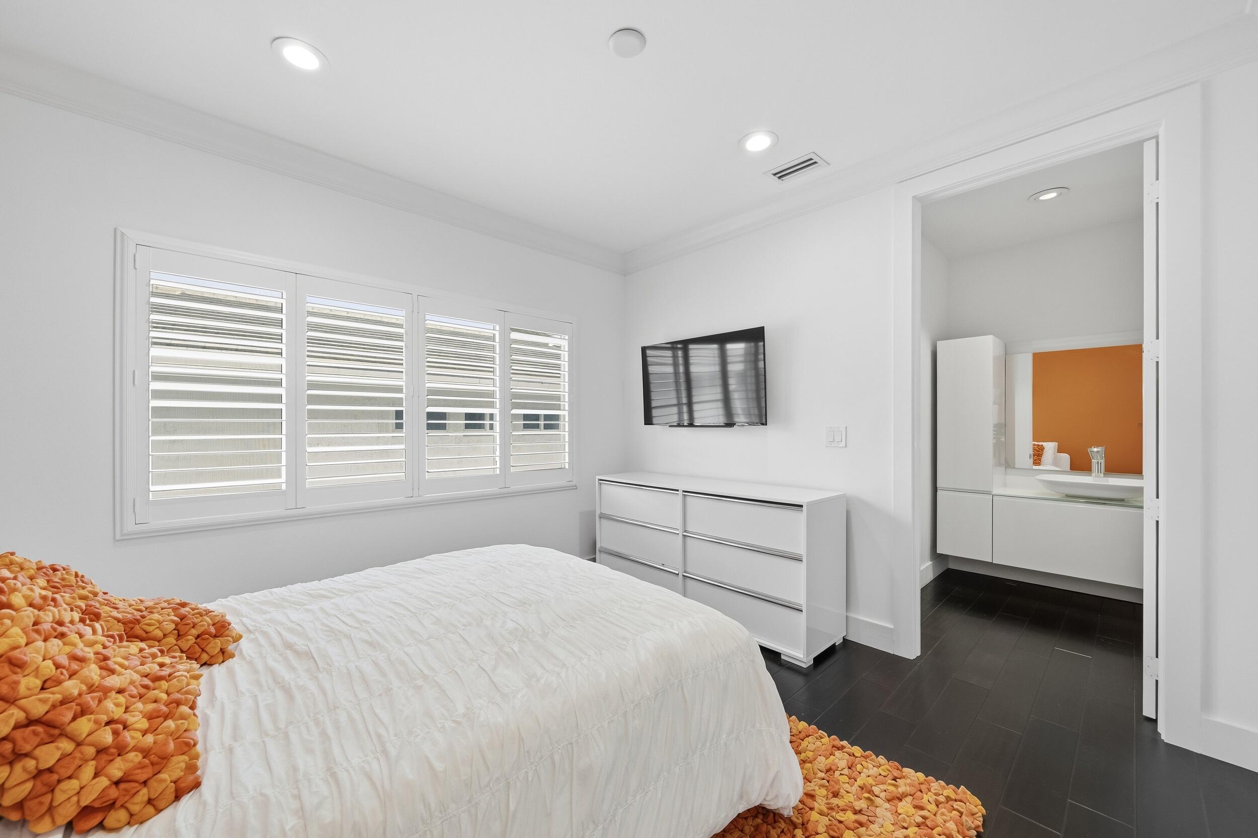 16430 30th Avenue, North Miami Beach