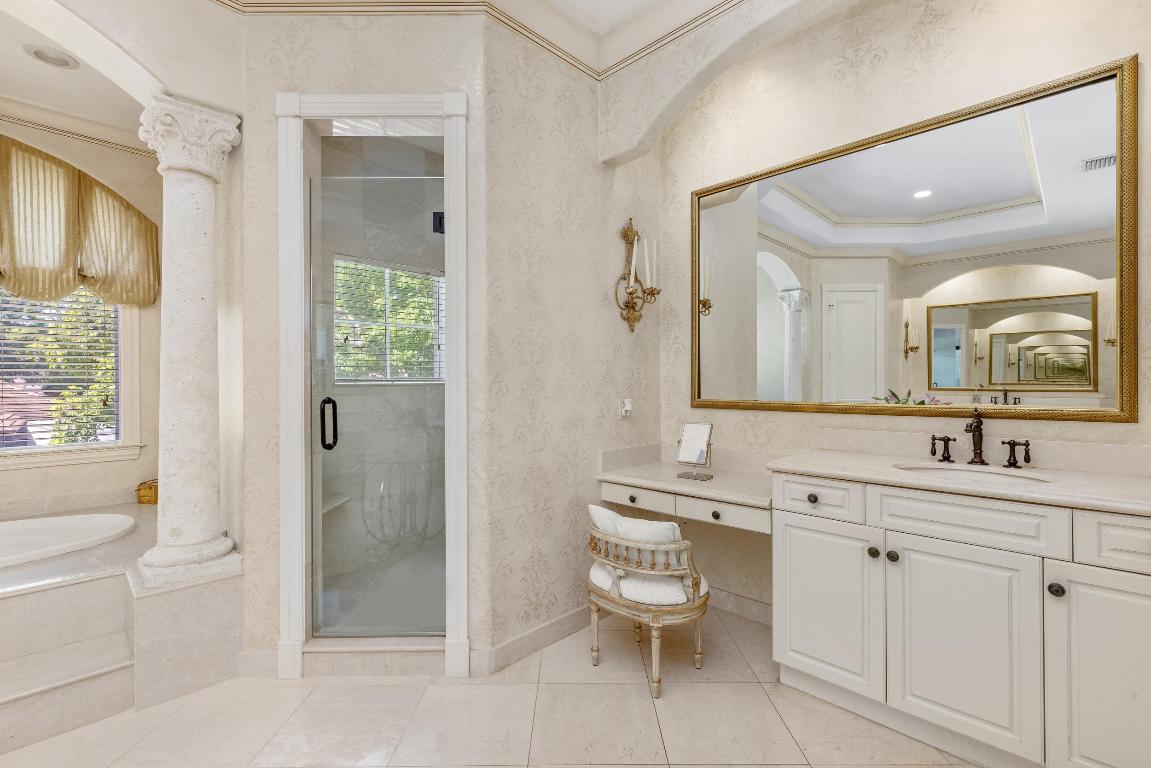 780 NE Orchid Bay Drive