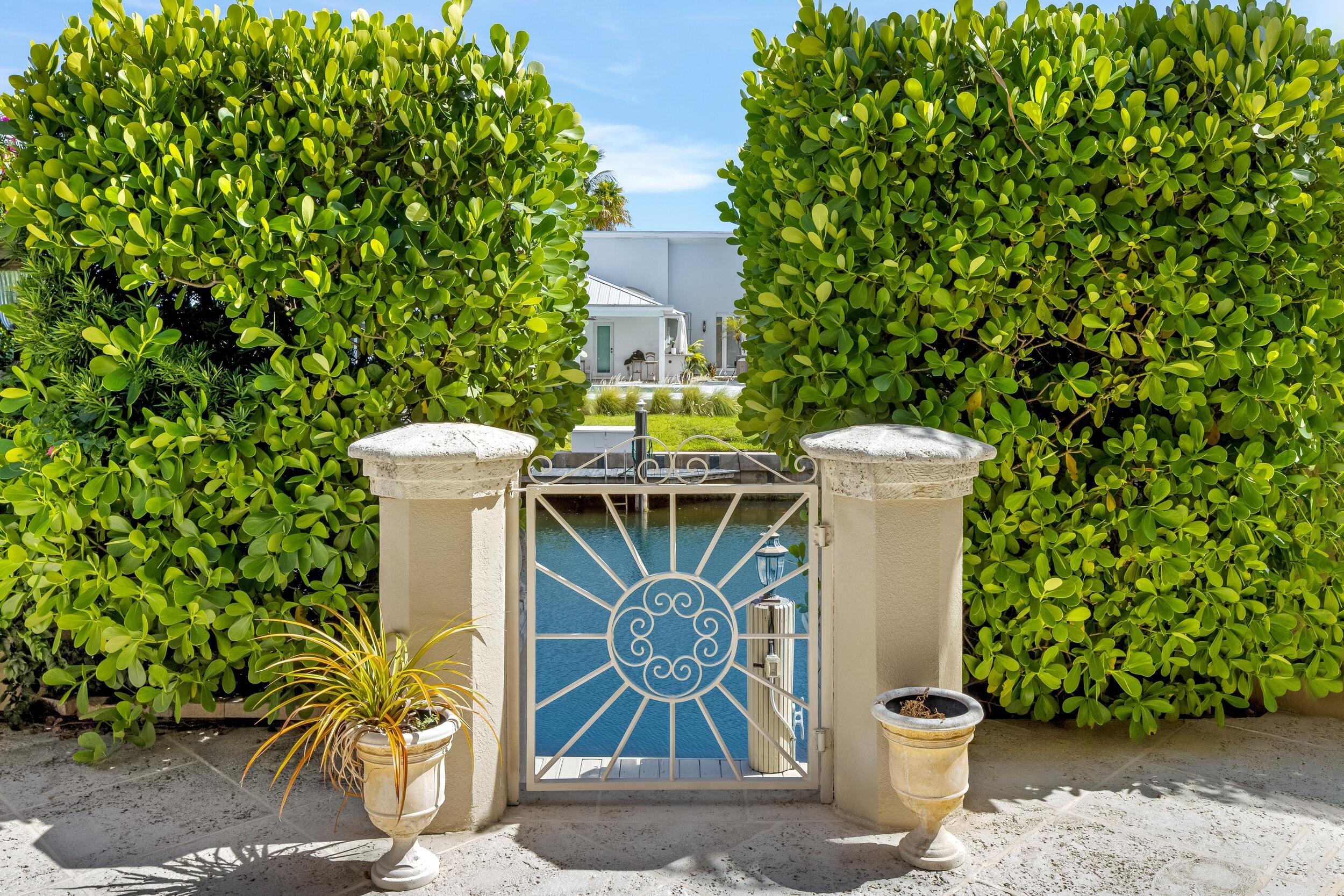 780 NE Orchid Bay Drive