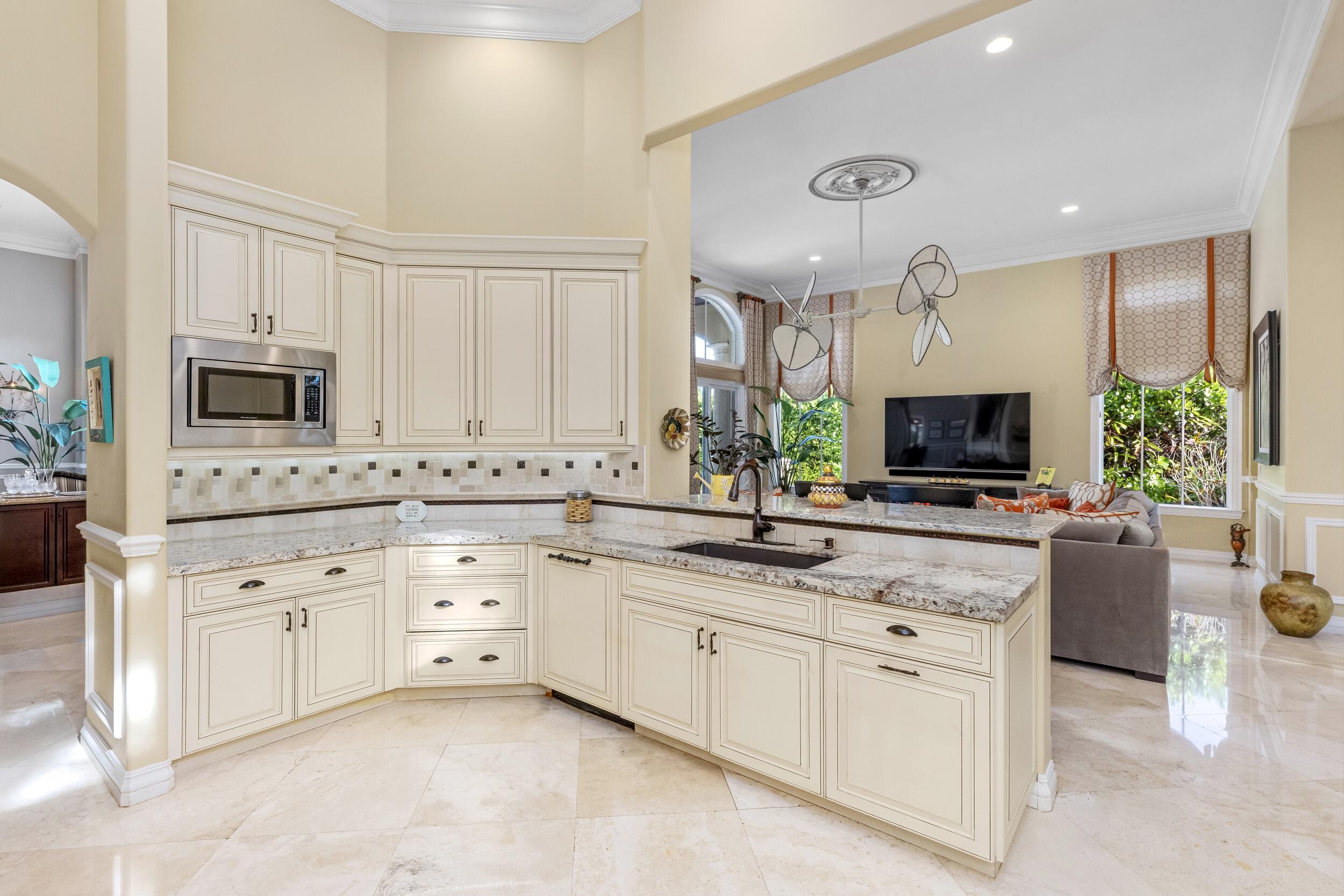 780 NE Orchid Bay Drive