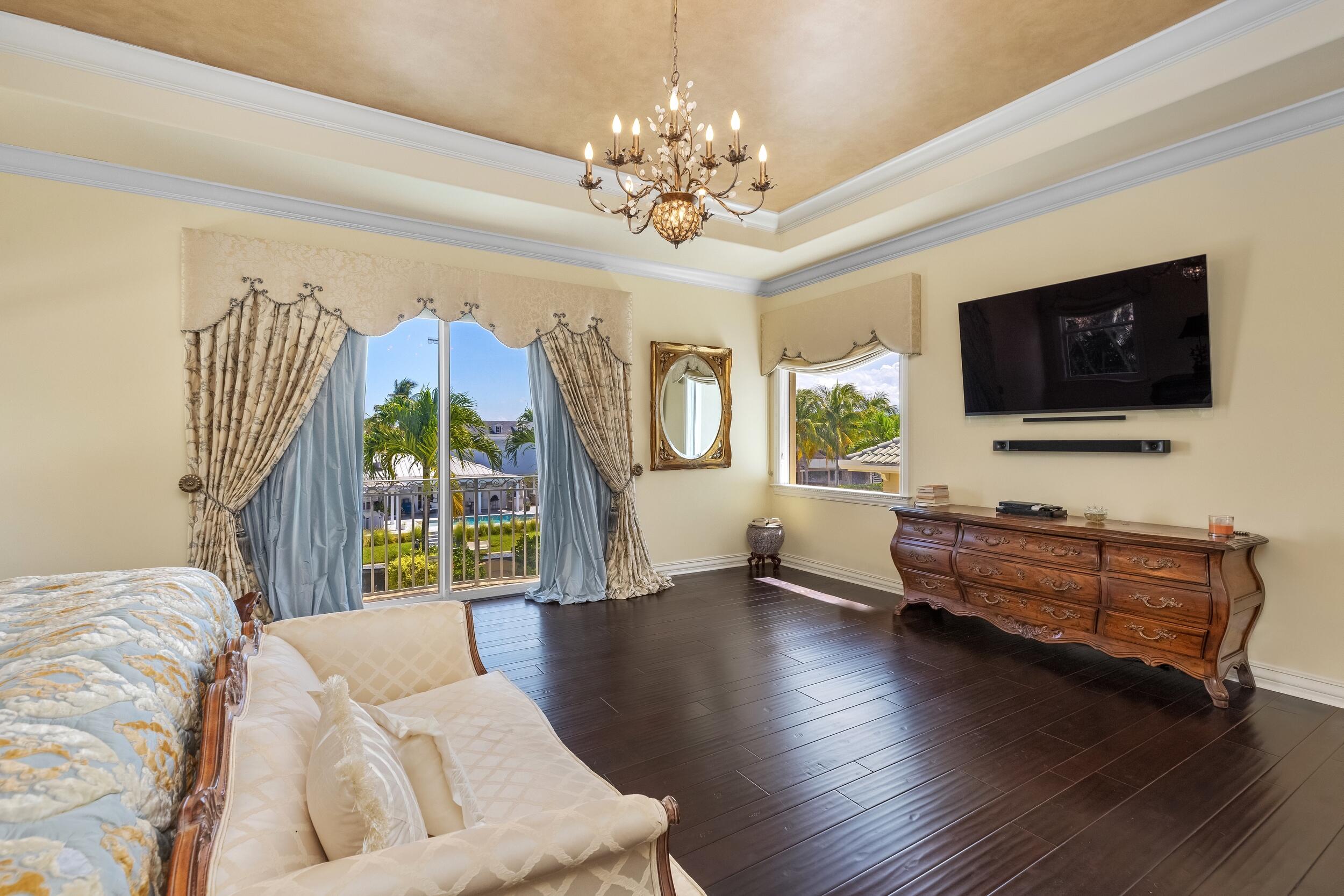 780 NE Orchid Bay Drive