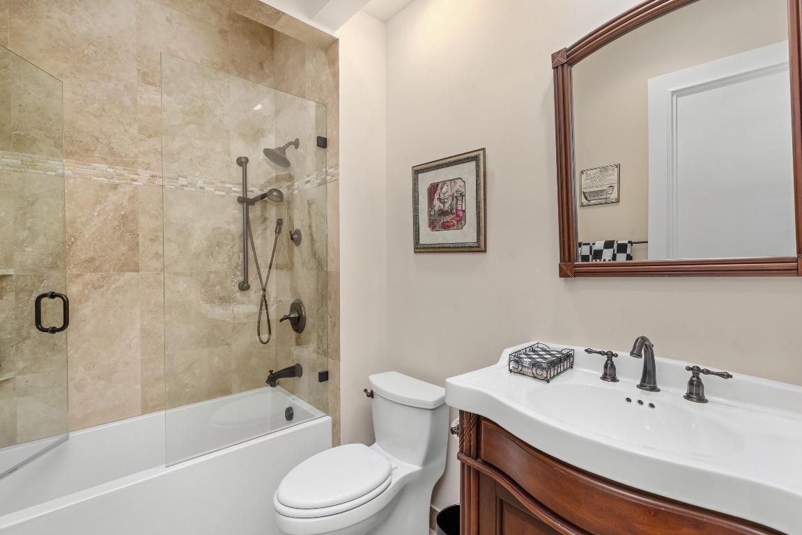 780 NE Orchid Bay Drive