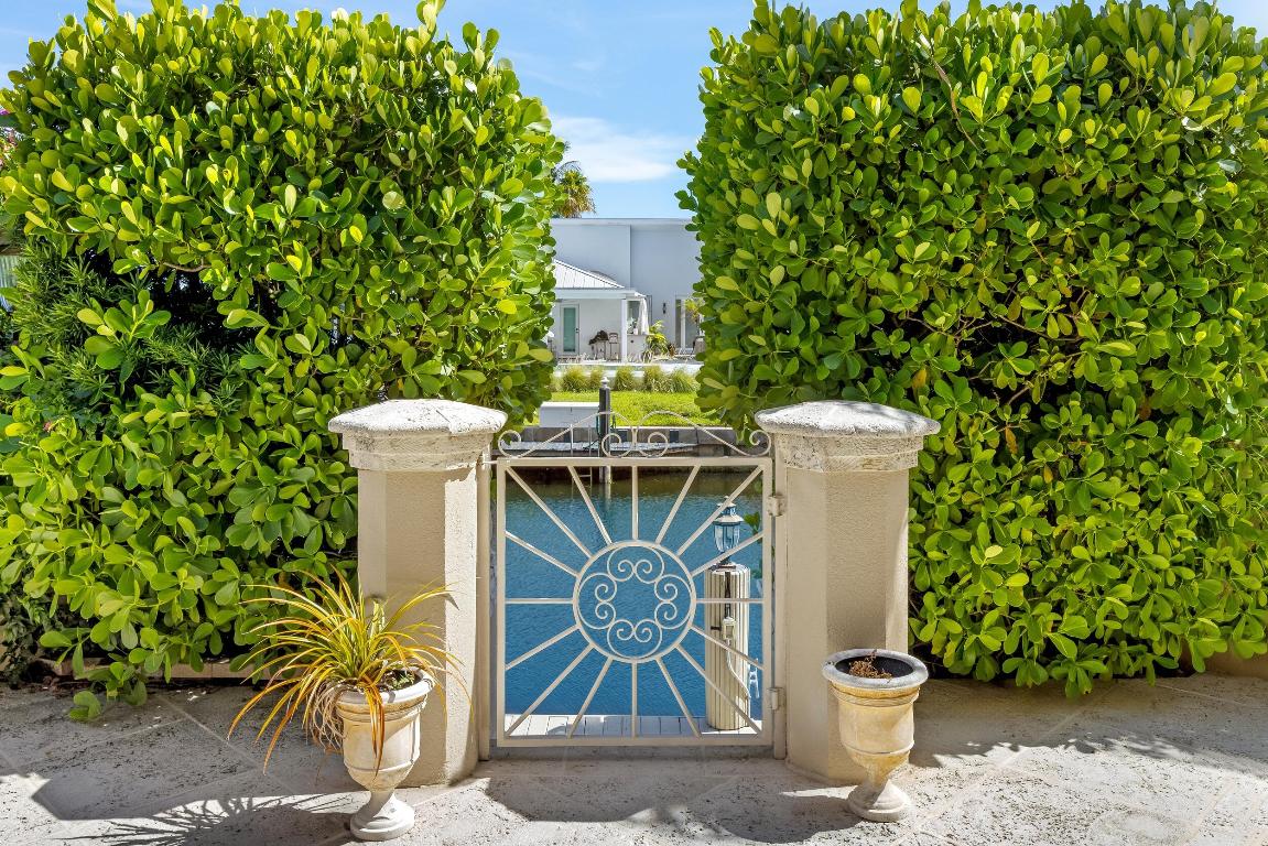 780 NE Orchid Bay Drive