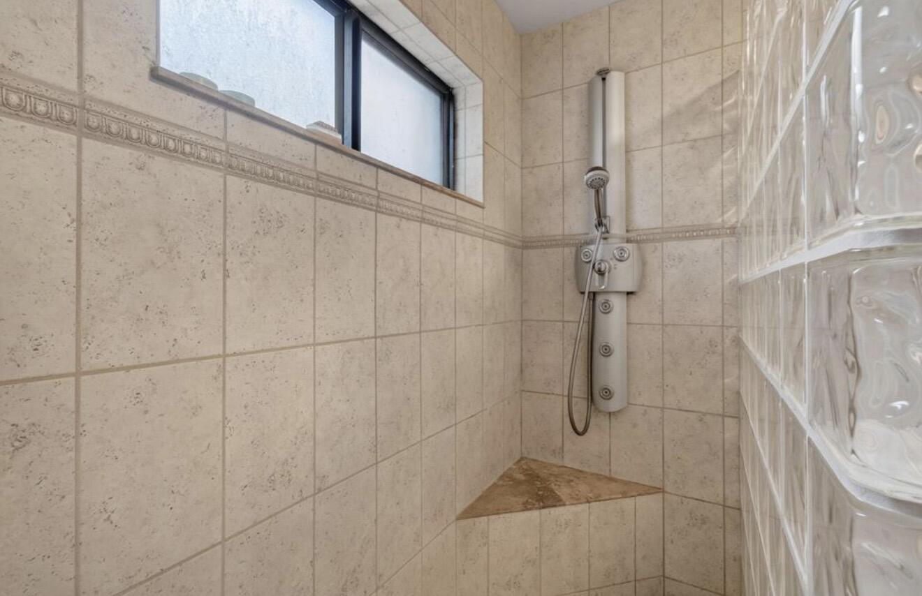 7745 Stanway Place E