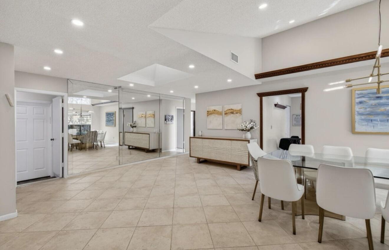 7745 Stanway Place E