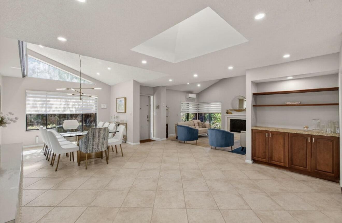 7745 Stanway Place E