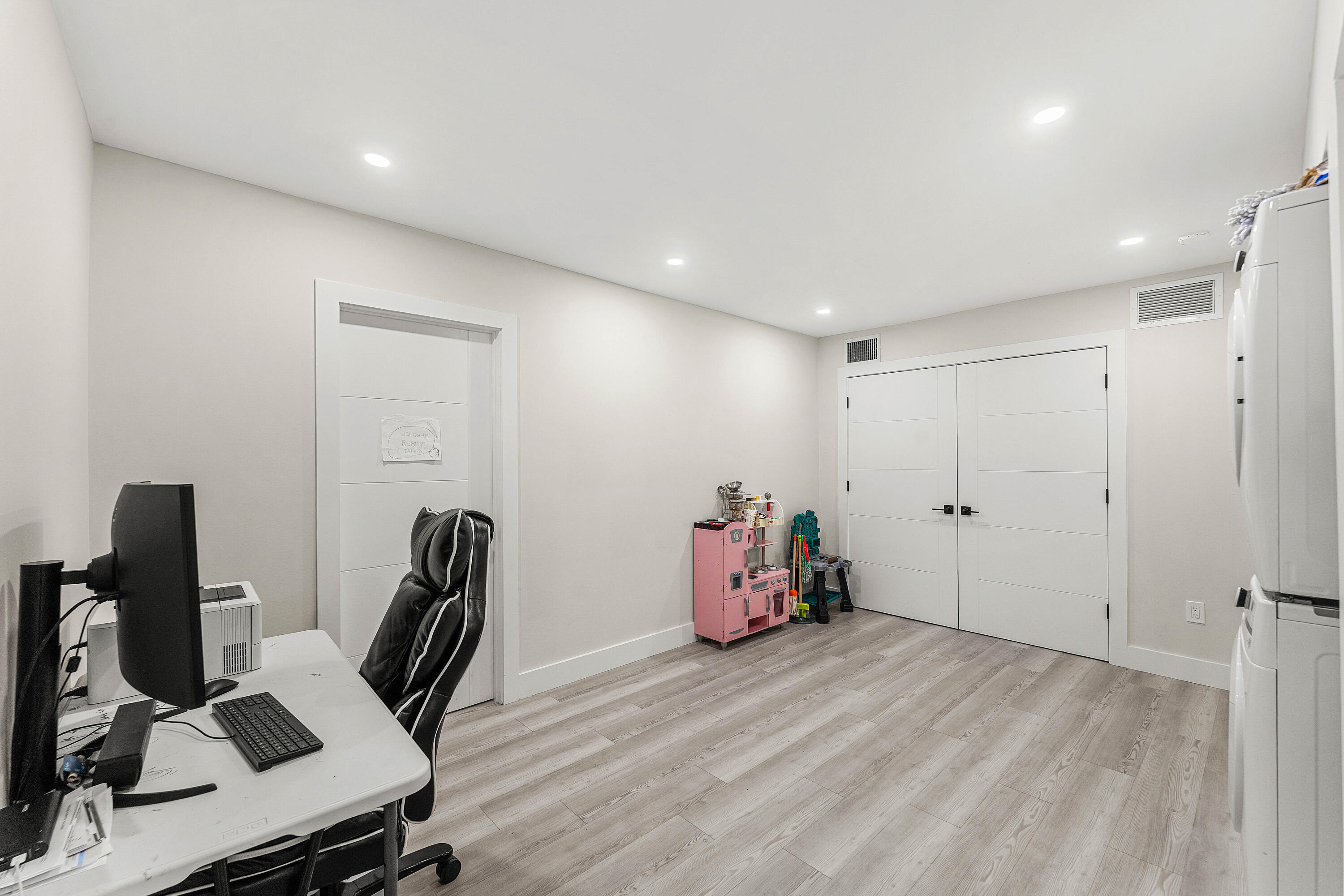 7587 Solimar Circle