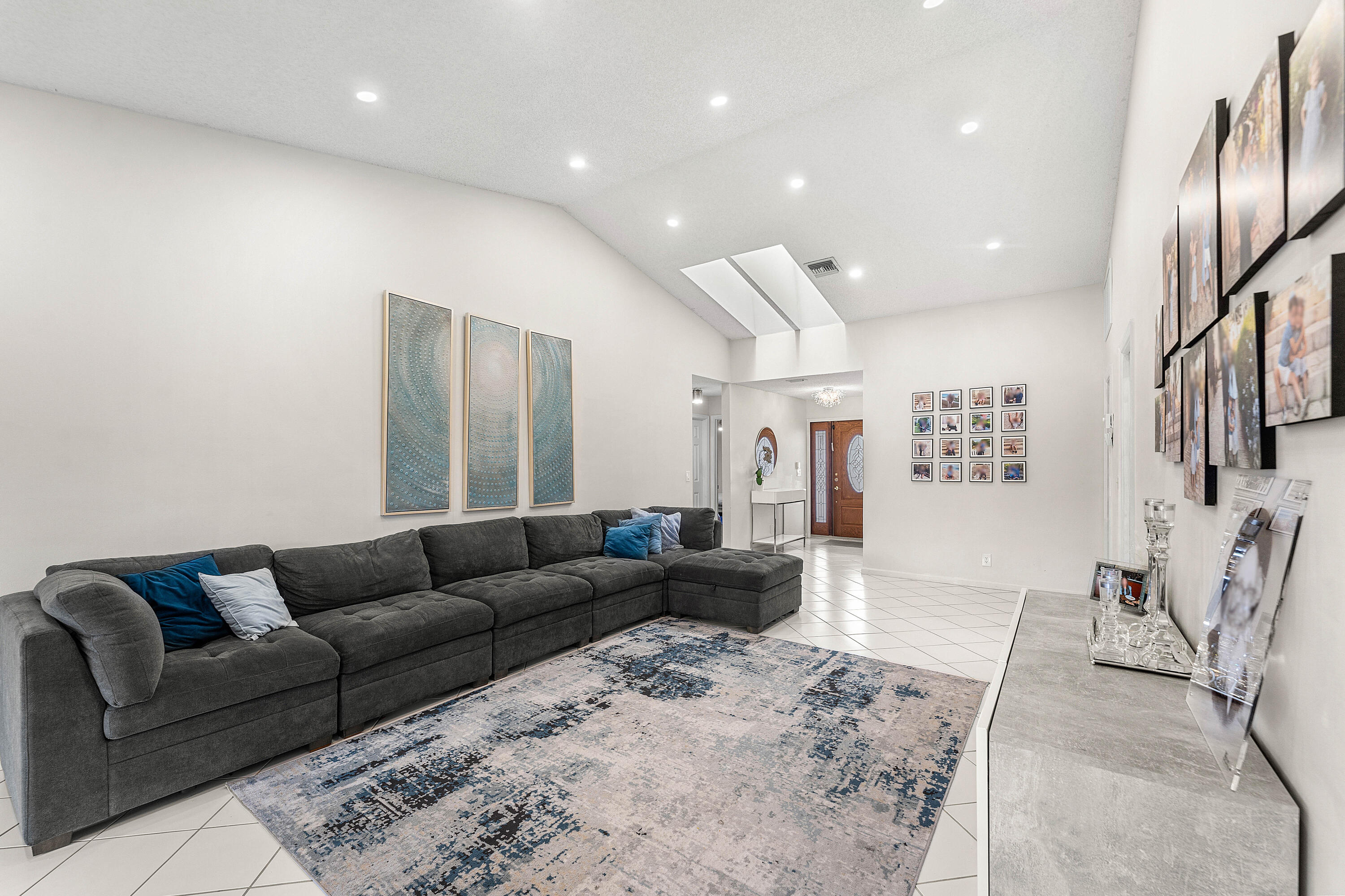 7587 Solimar Circle