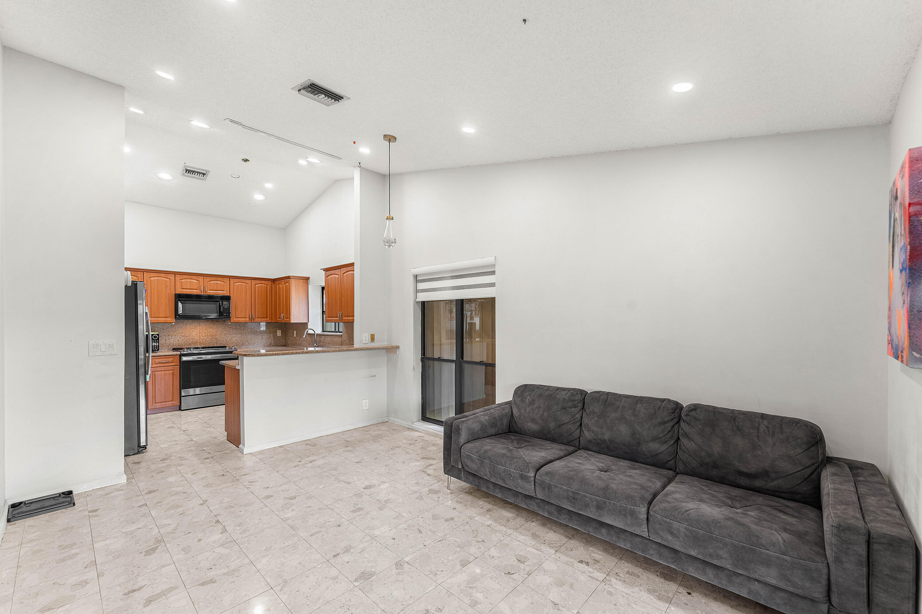 7587 Solimar Circle