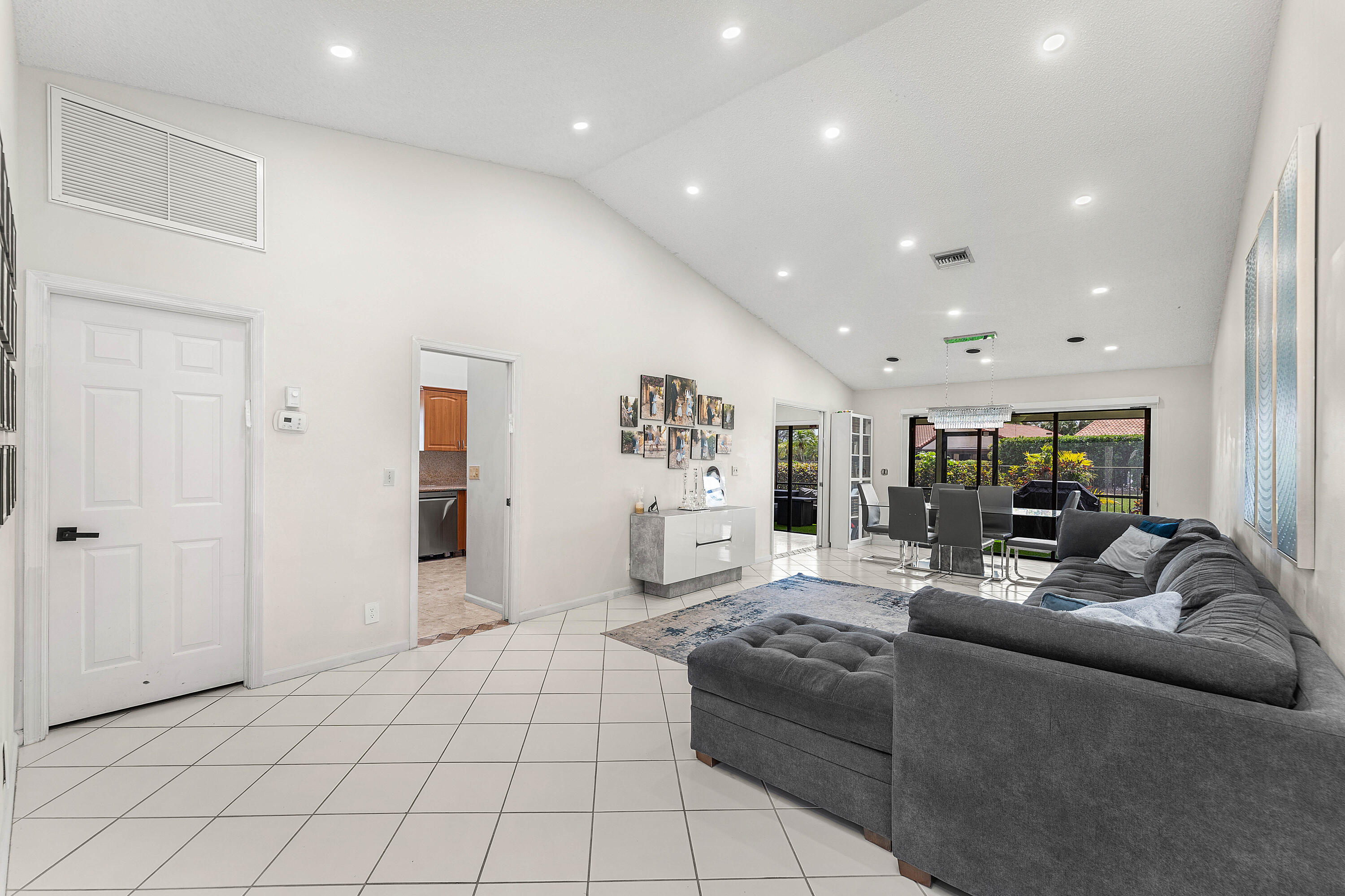 7587 Solimar Circle