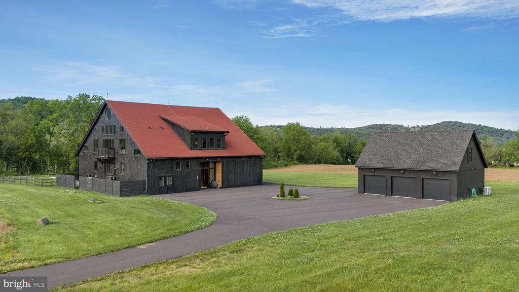 854 SPRING HILL ROAD