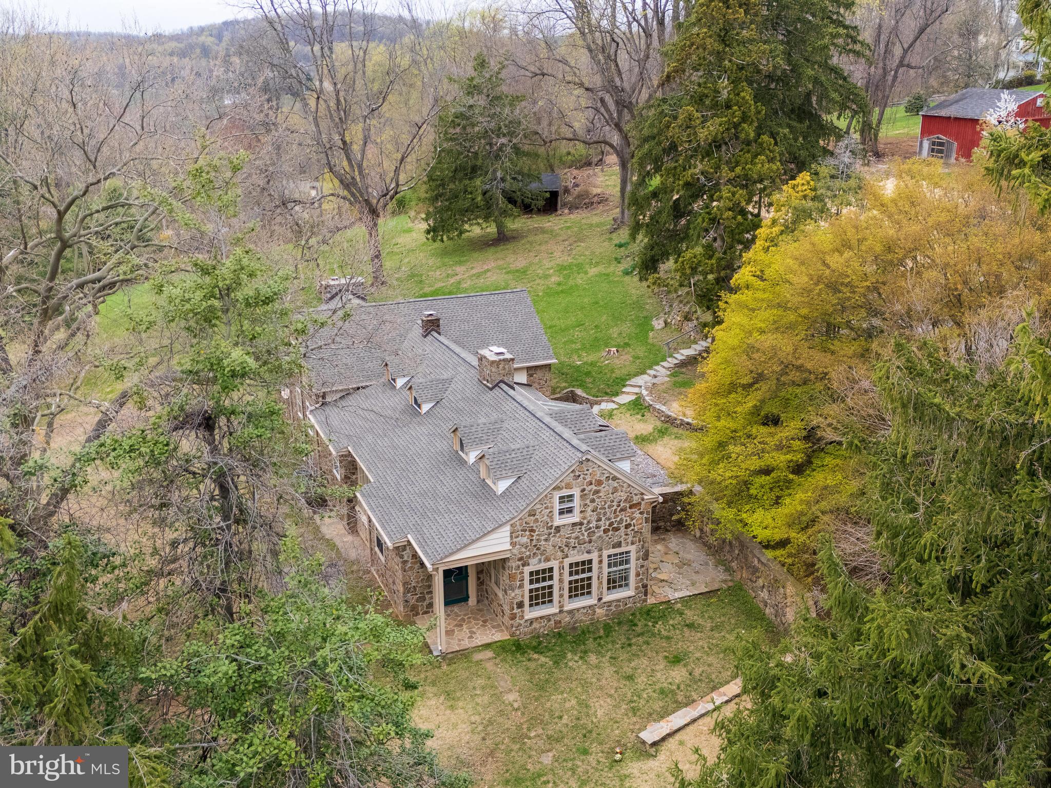 1935 PARKERHILL LANE