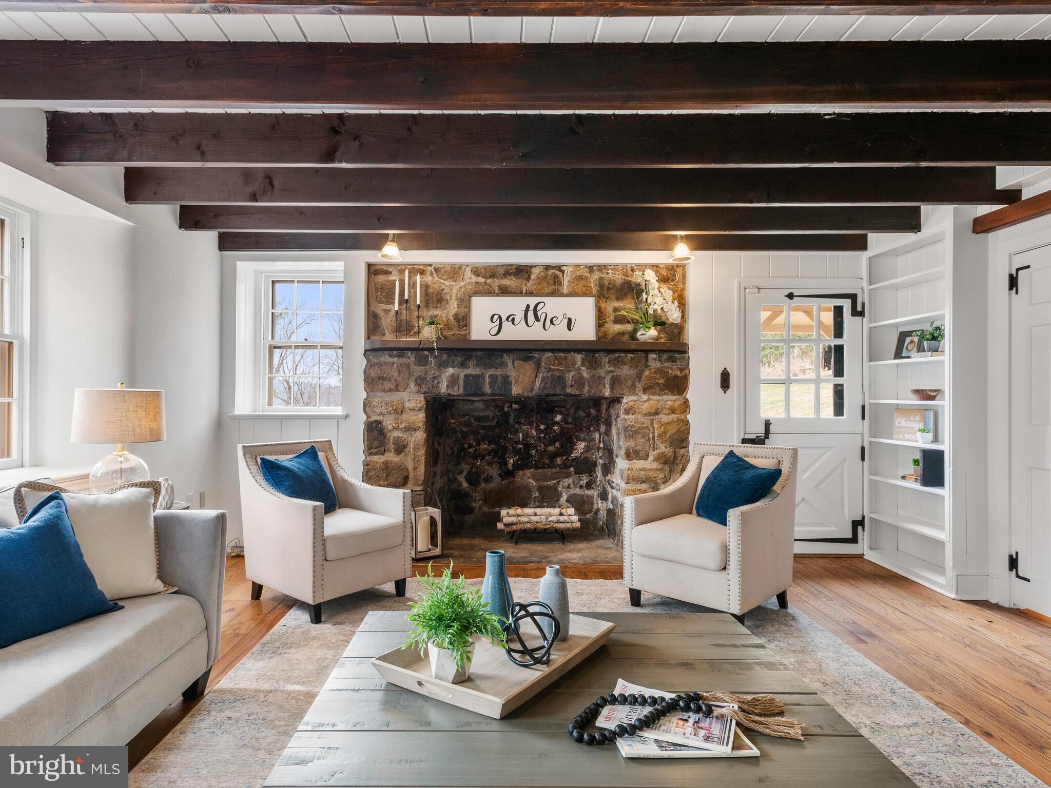 1935 PARKERHILL LANE