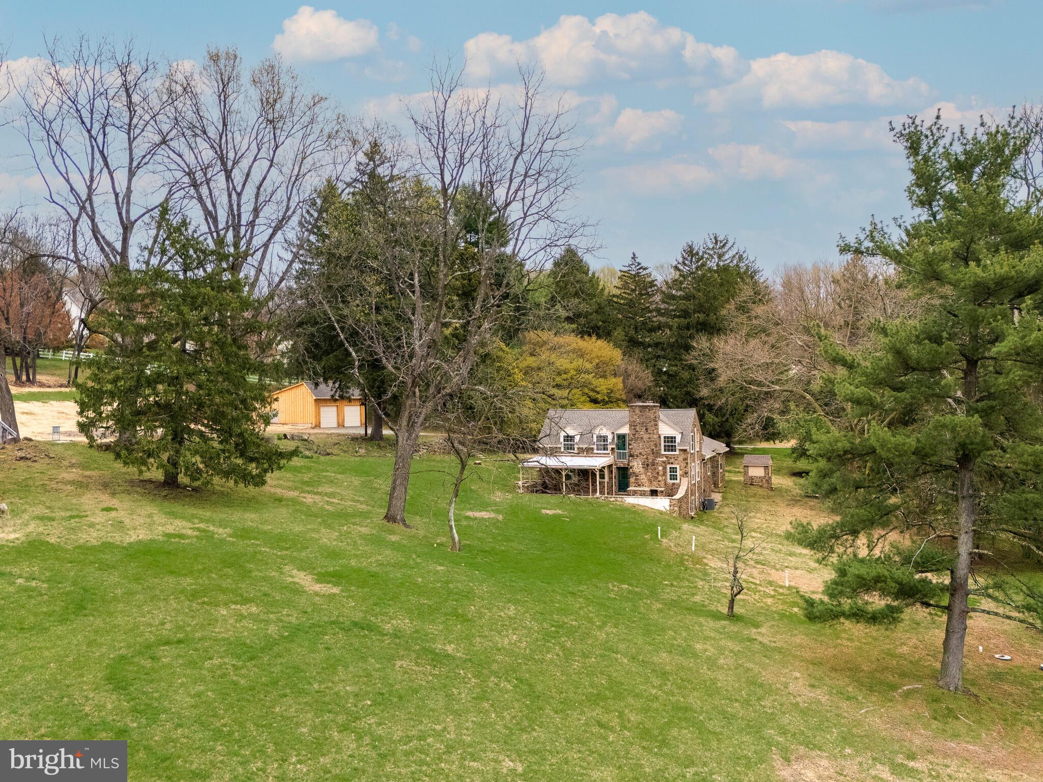 1935 PARKERHILL LANE