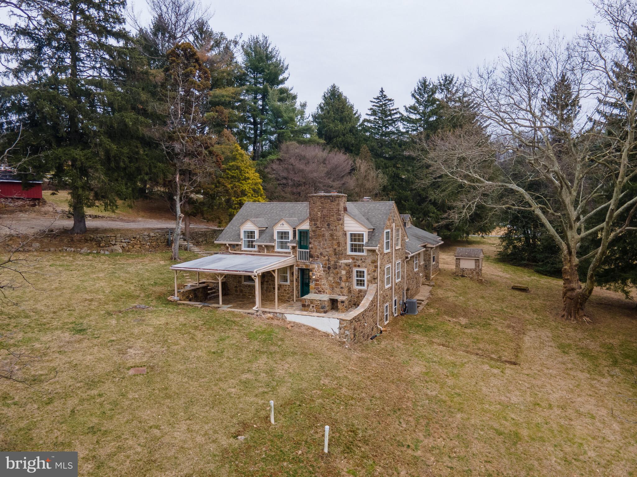 1935 PARKERHILL LANE