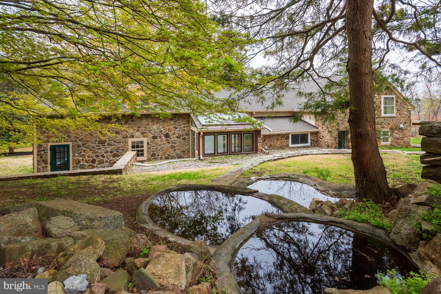 1935 PARKERHILL LANE