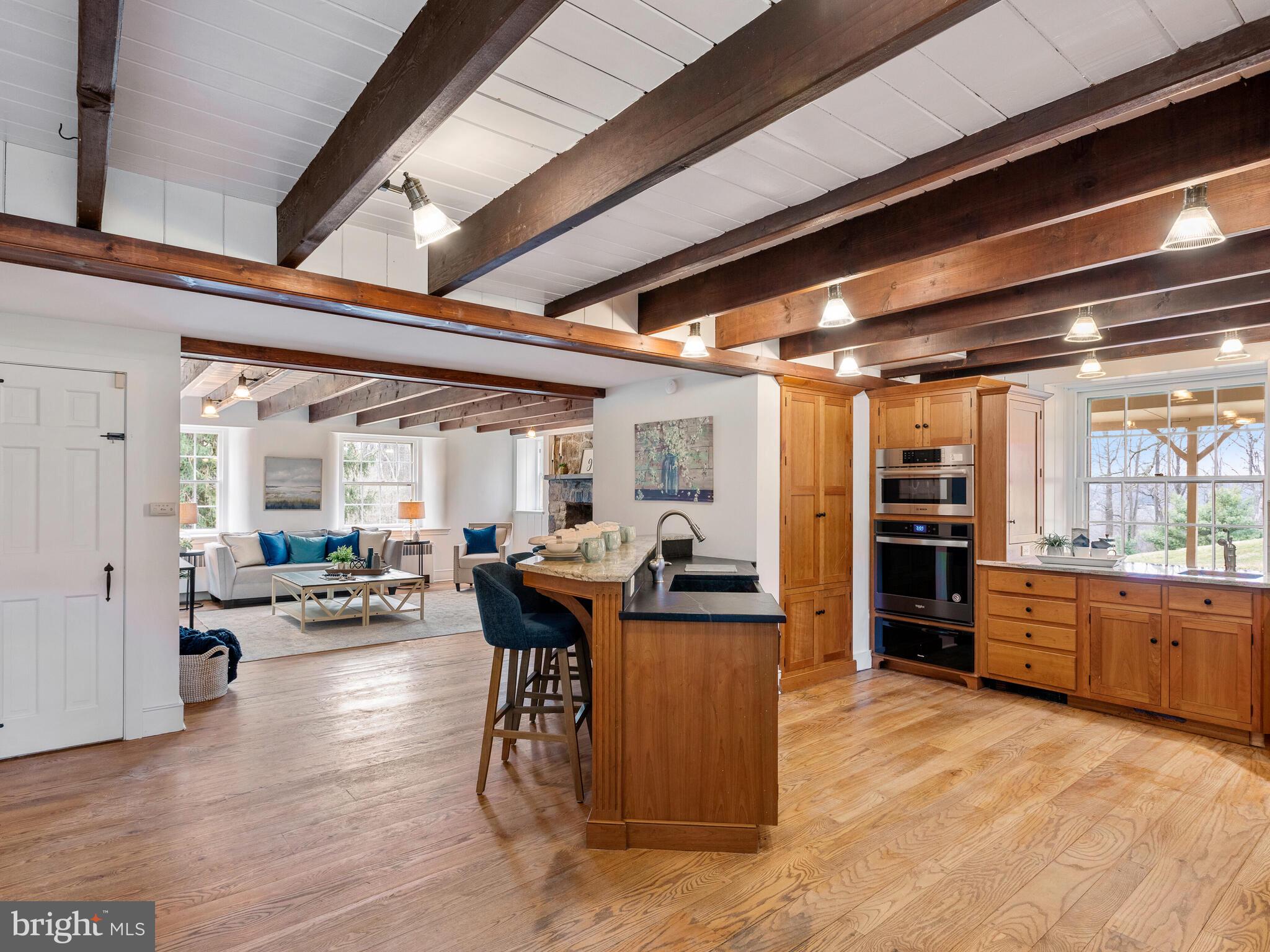 1935 PARKERHILL LANE