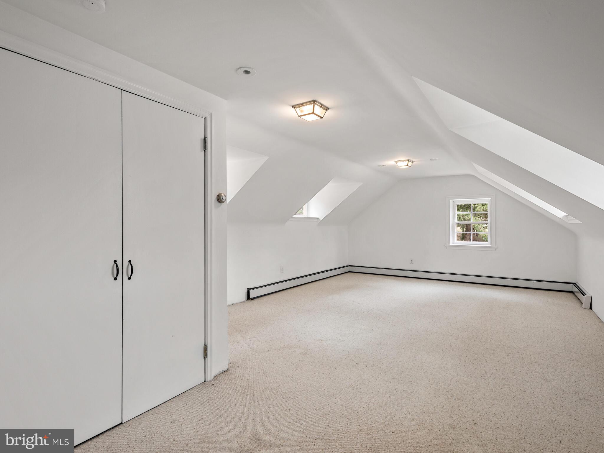 1935 PARKERHILL LANE