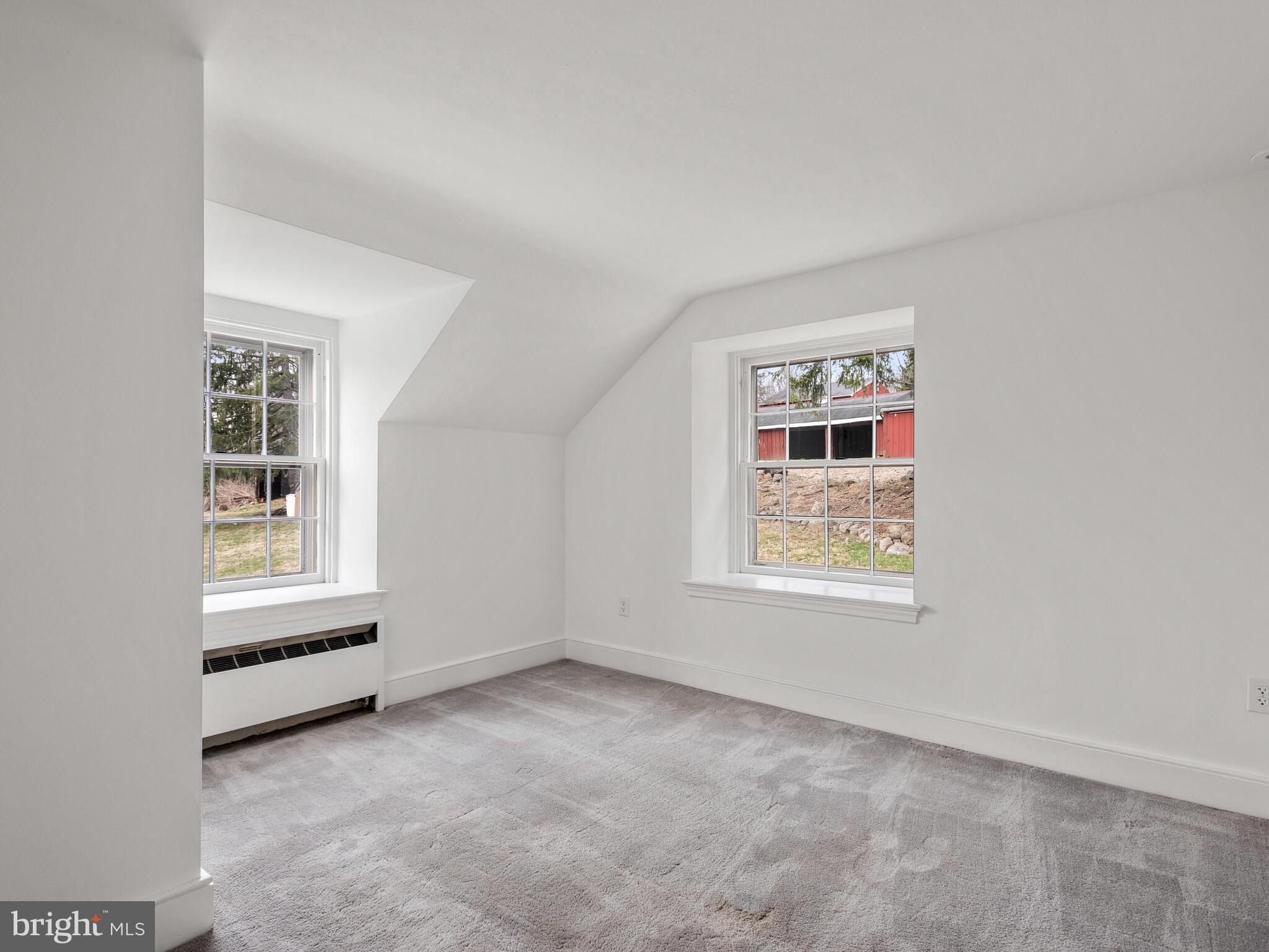 1935 PARKERHILL LANE