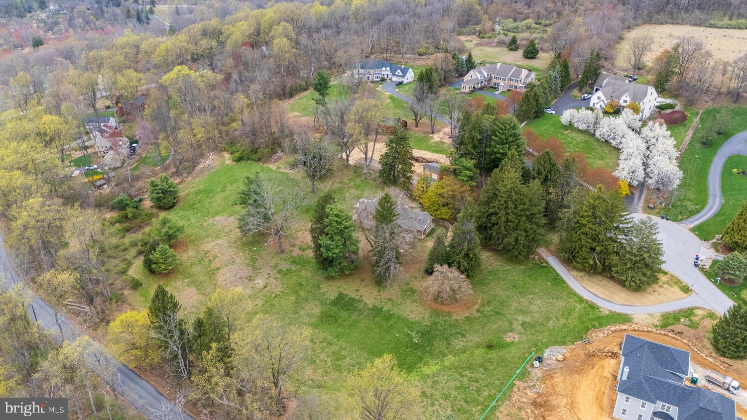 1935 PARKERHILL LANE