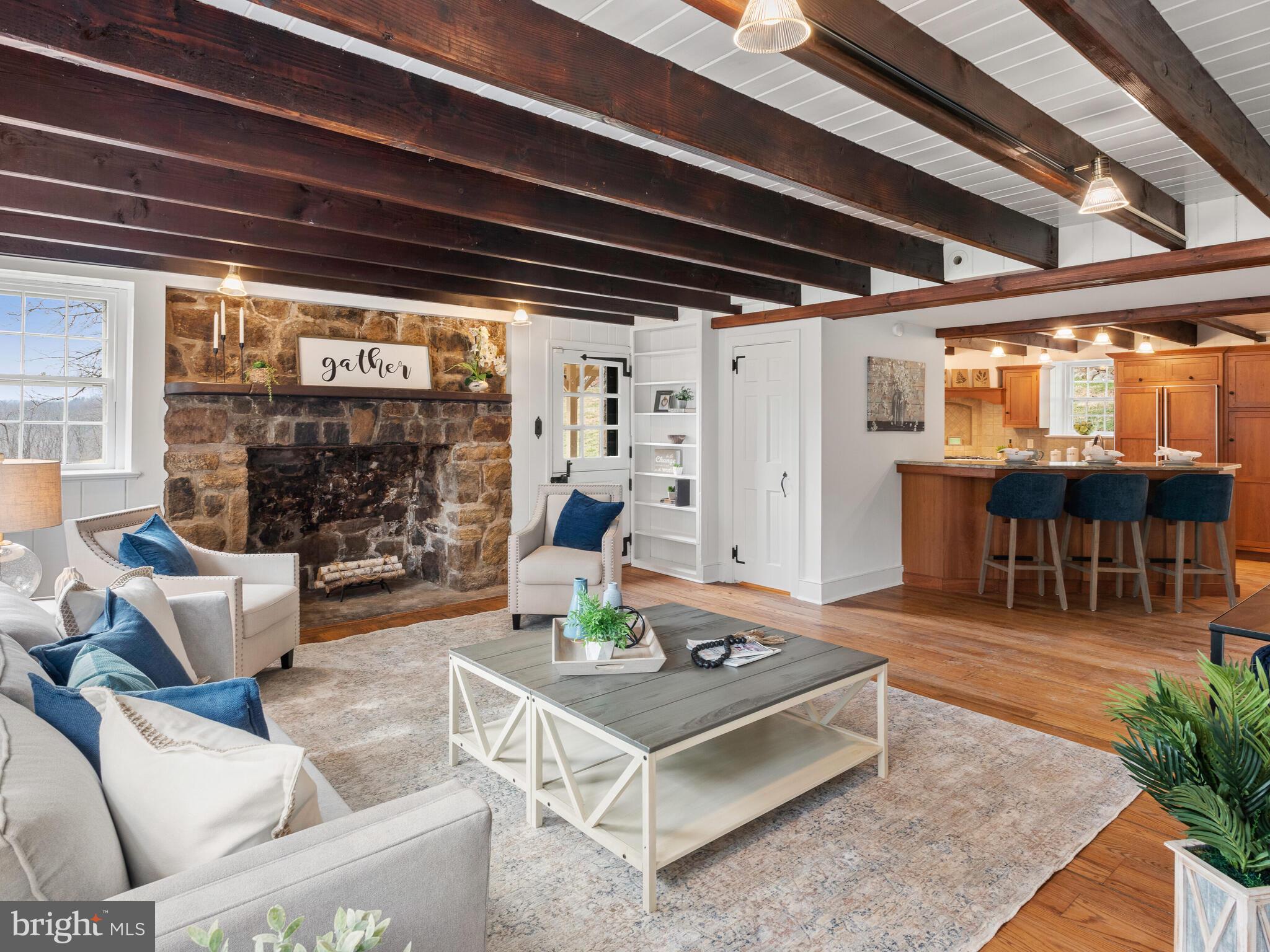 1935 PARKERHILL LANE