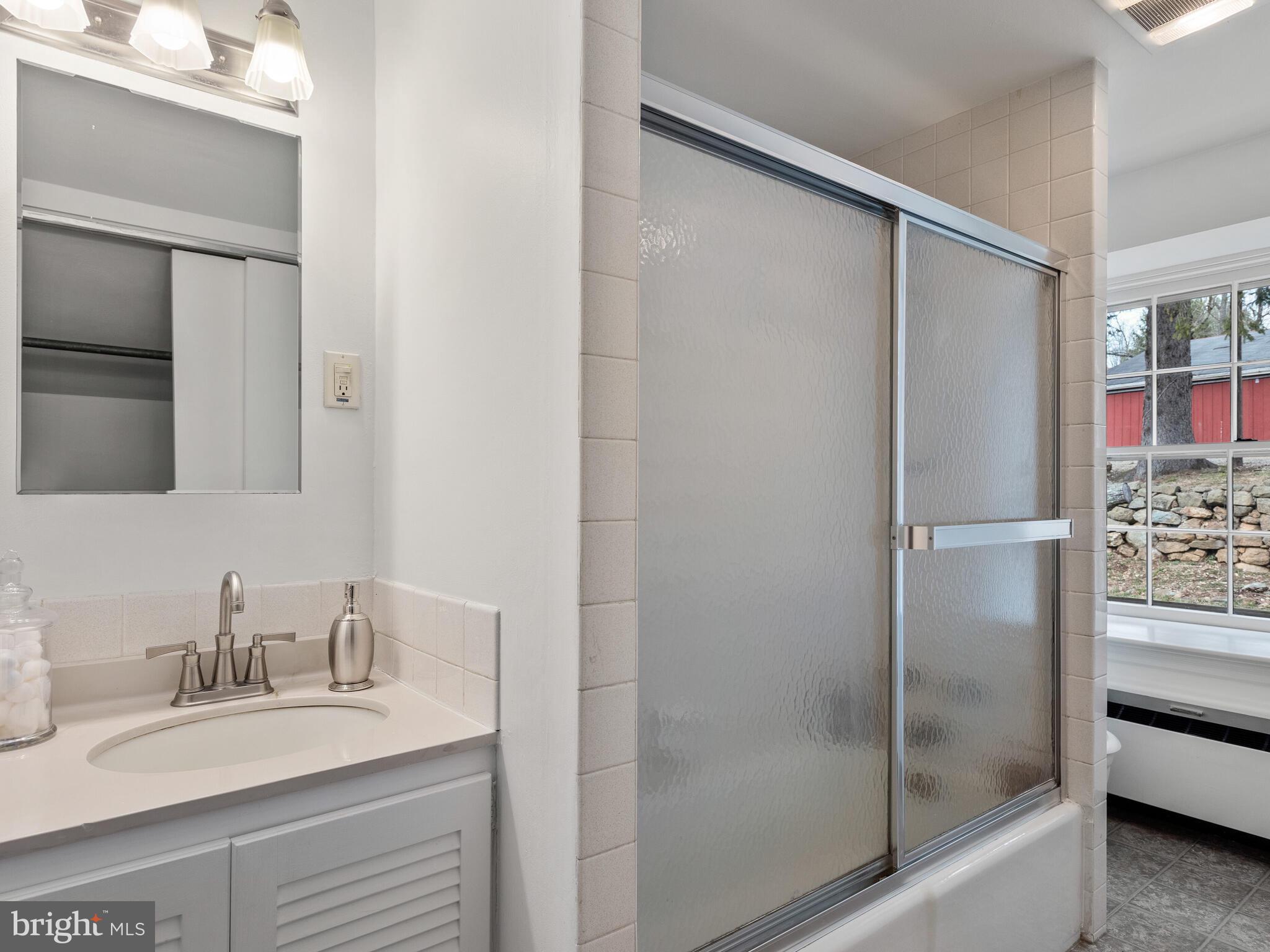 1935 PARKERHILL LANE