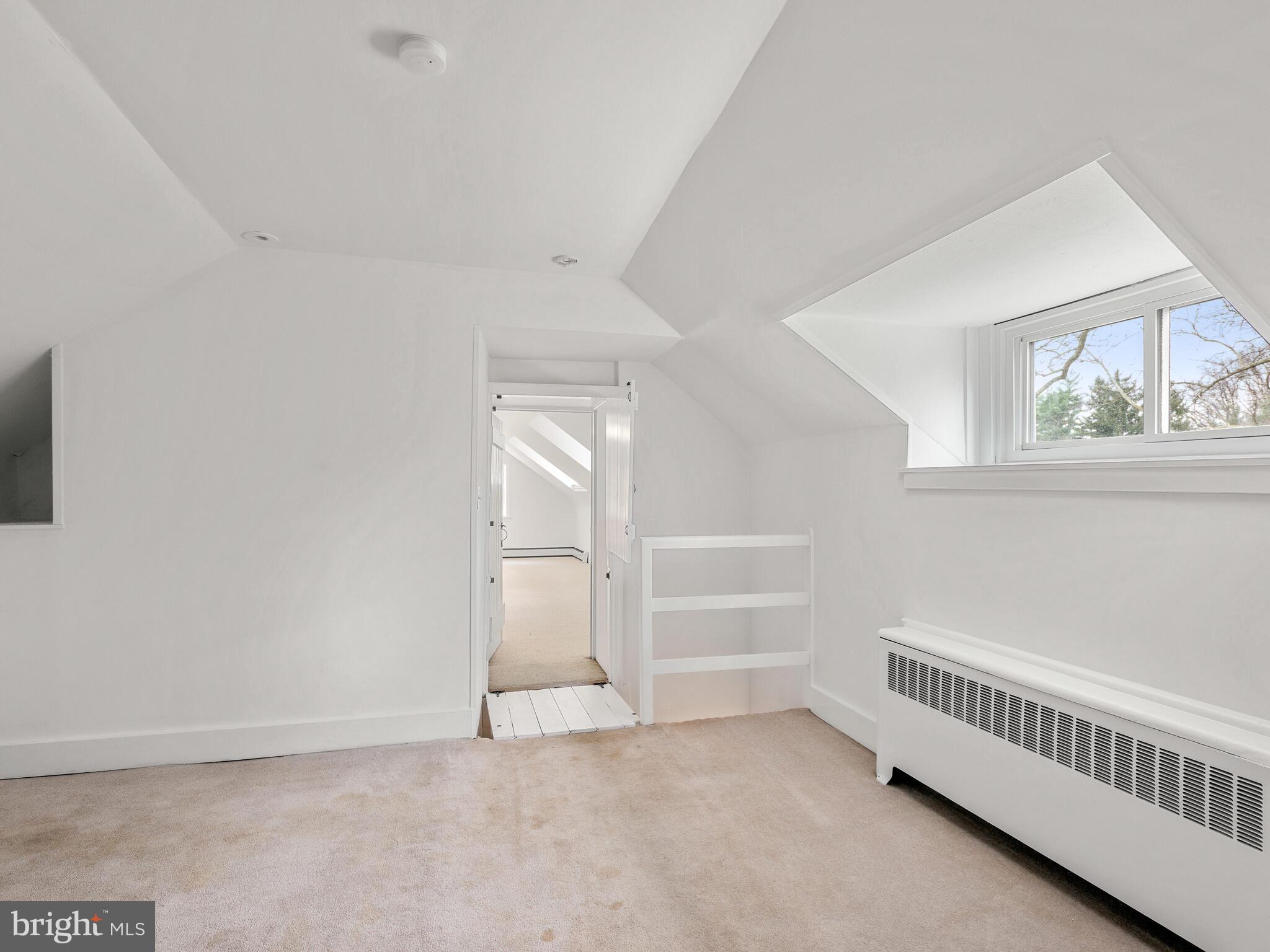 1935 PARKERHILL LANE