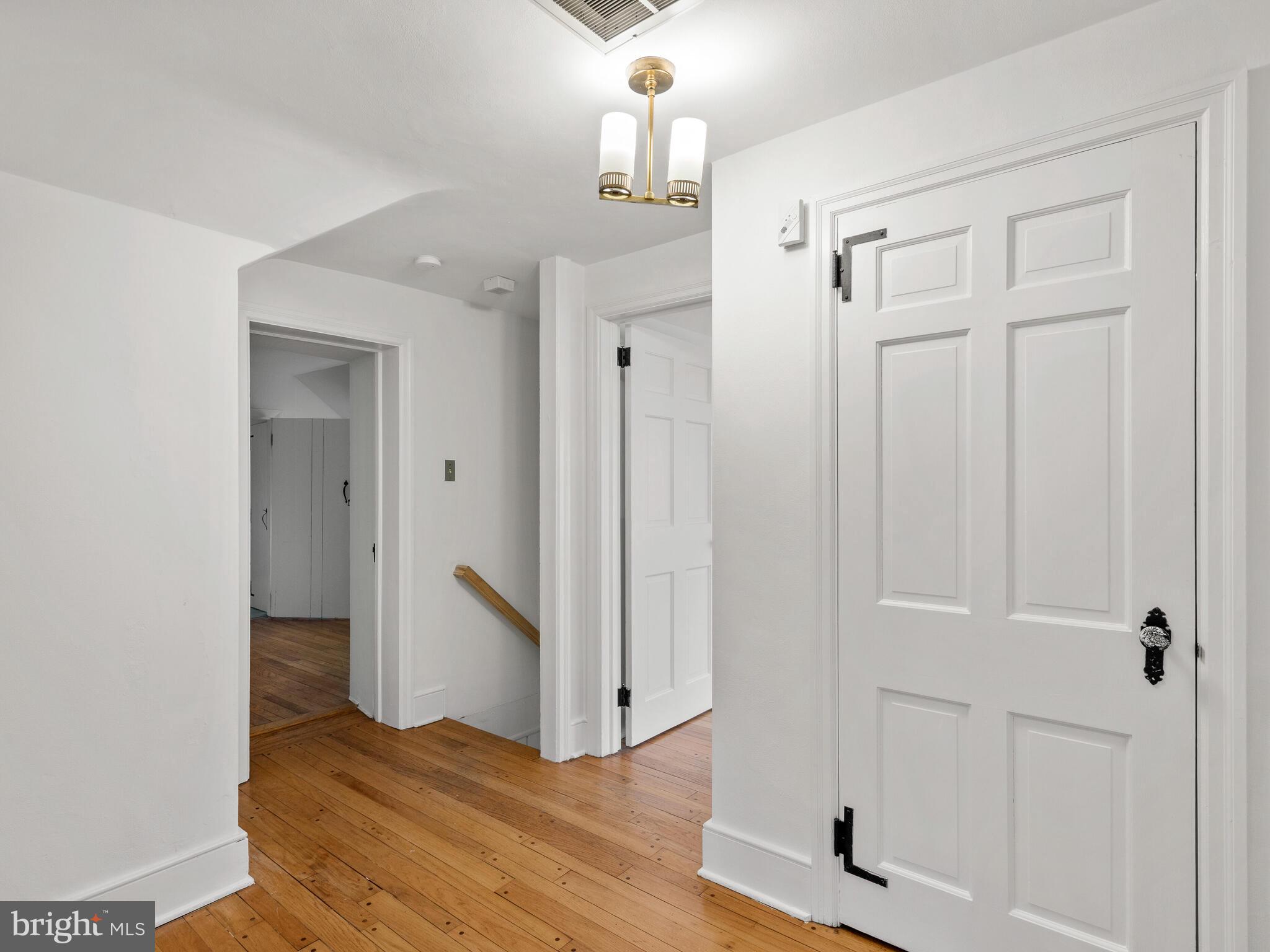 1935 PARKERHILL LANE