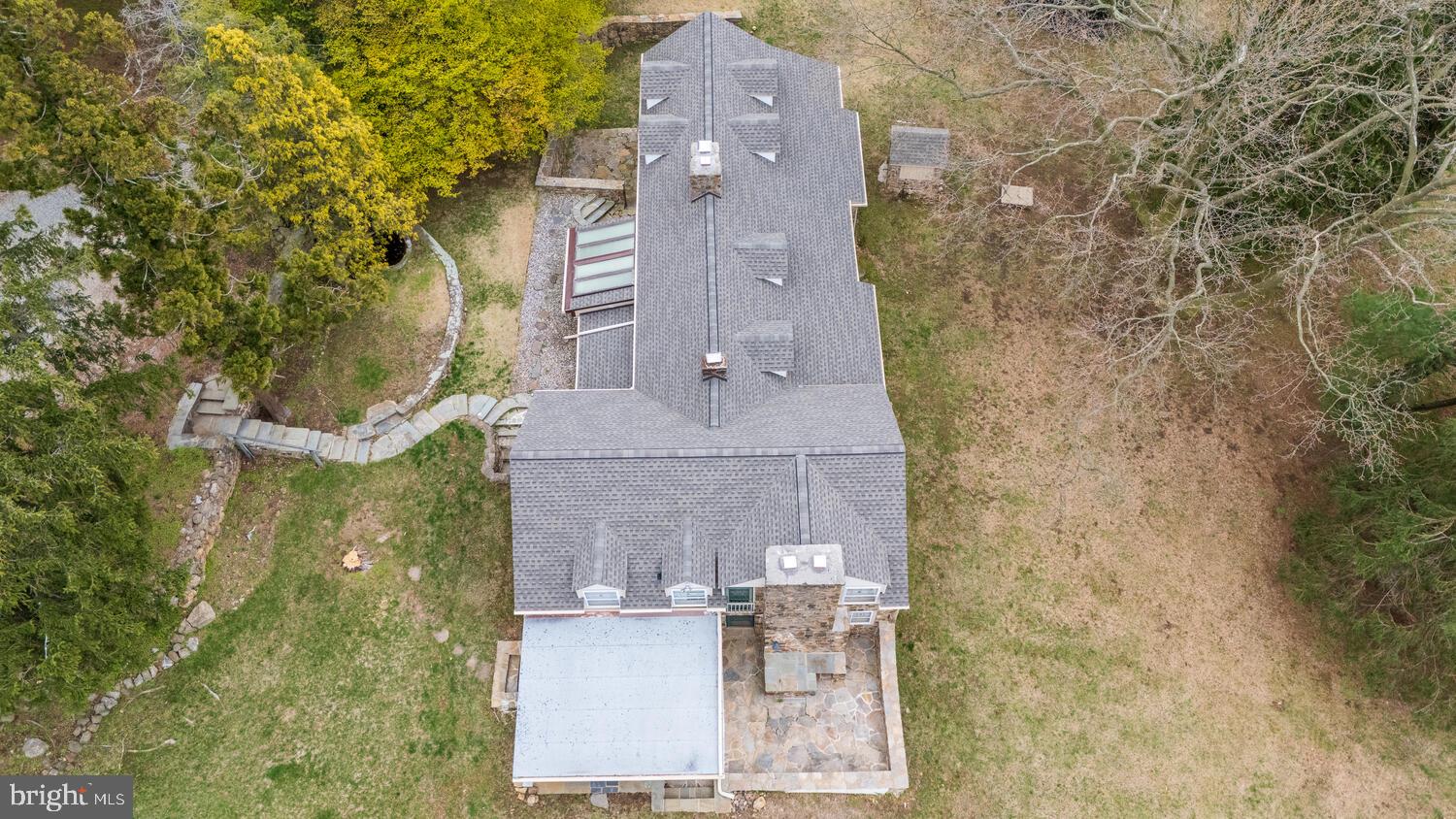 1935 PARKERHILL LANE