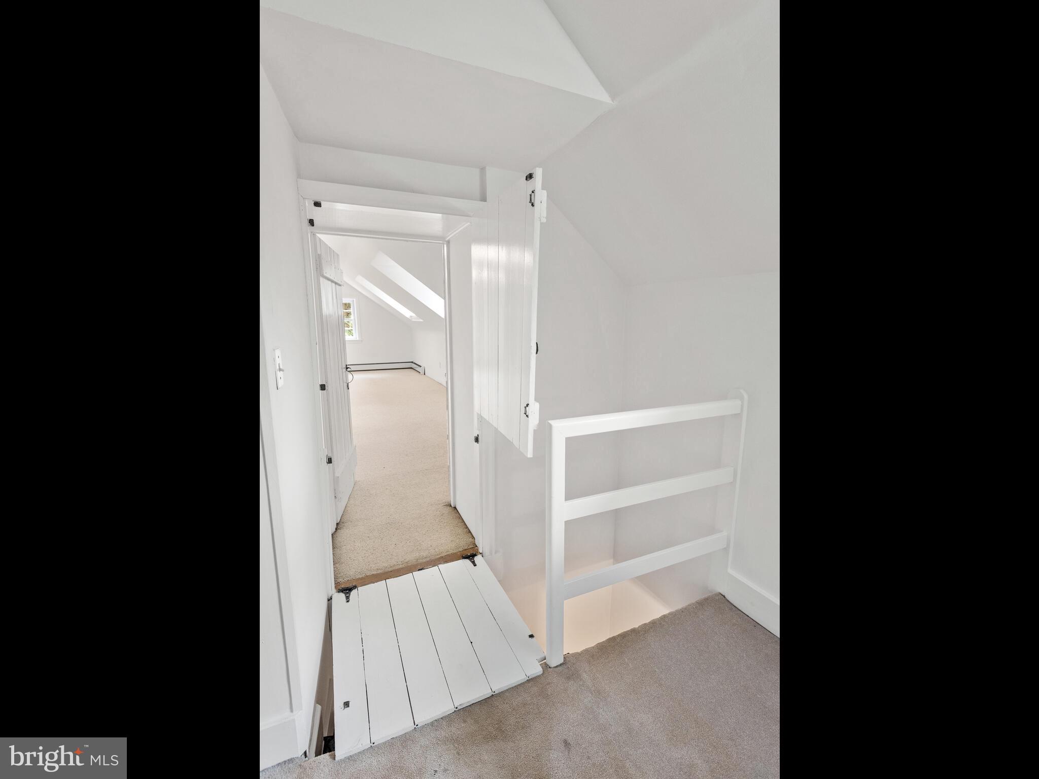 1935 PARKERHILL LANE