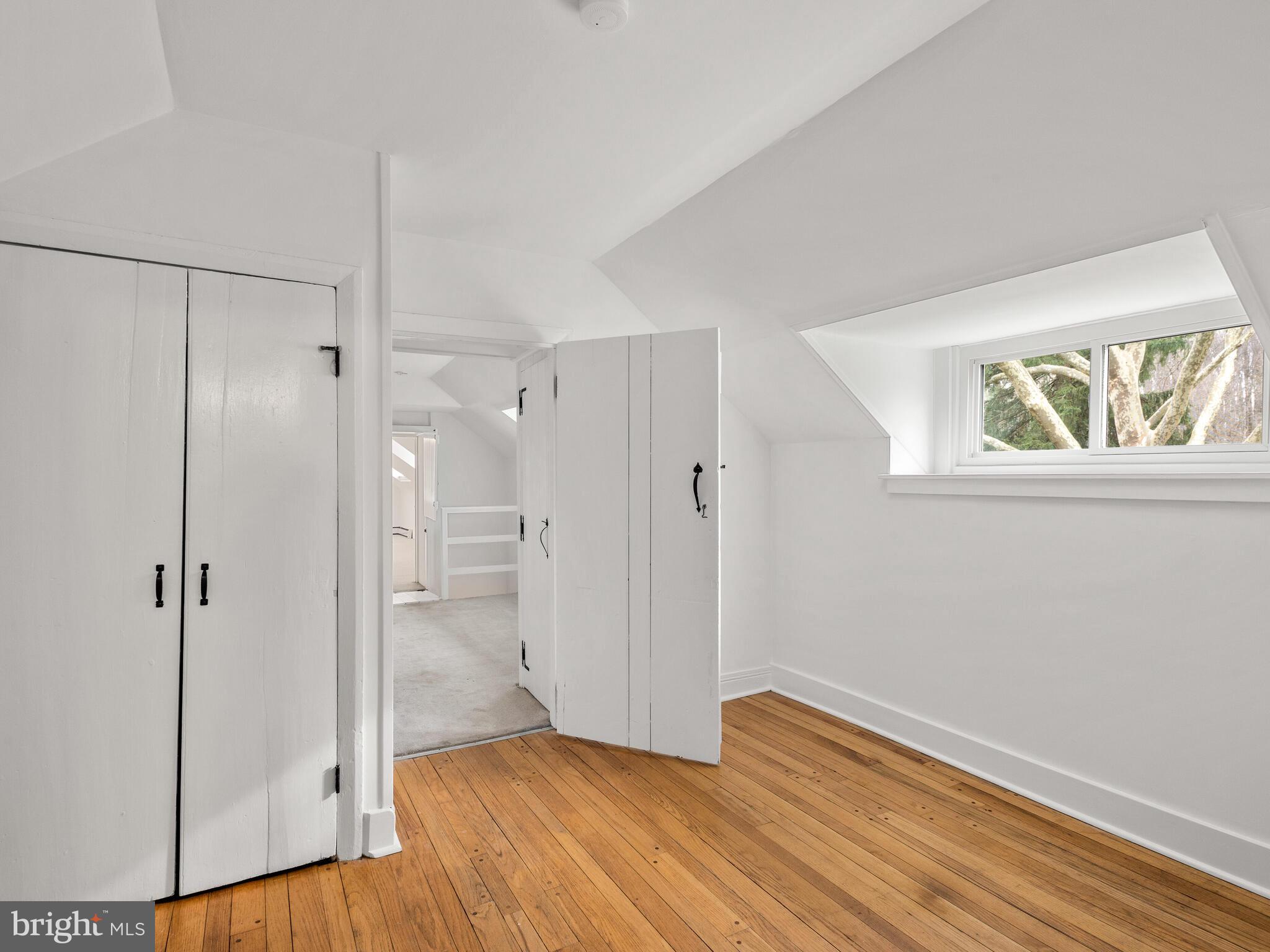 1935 PARKERHILL LANE