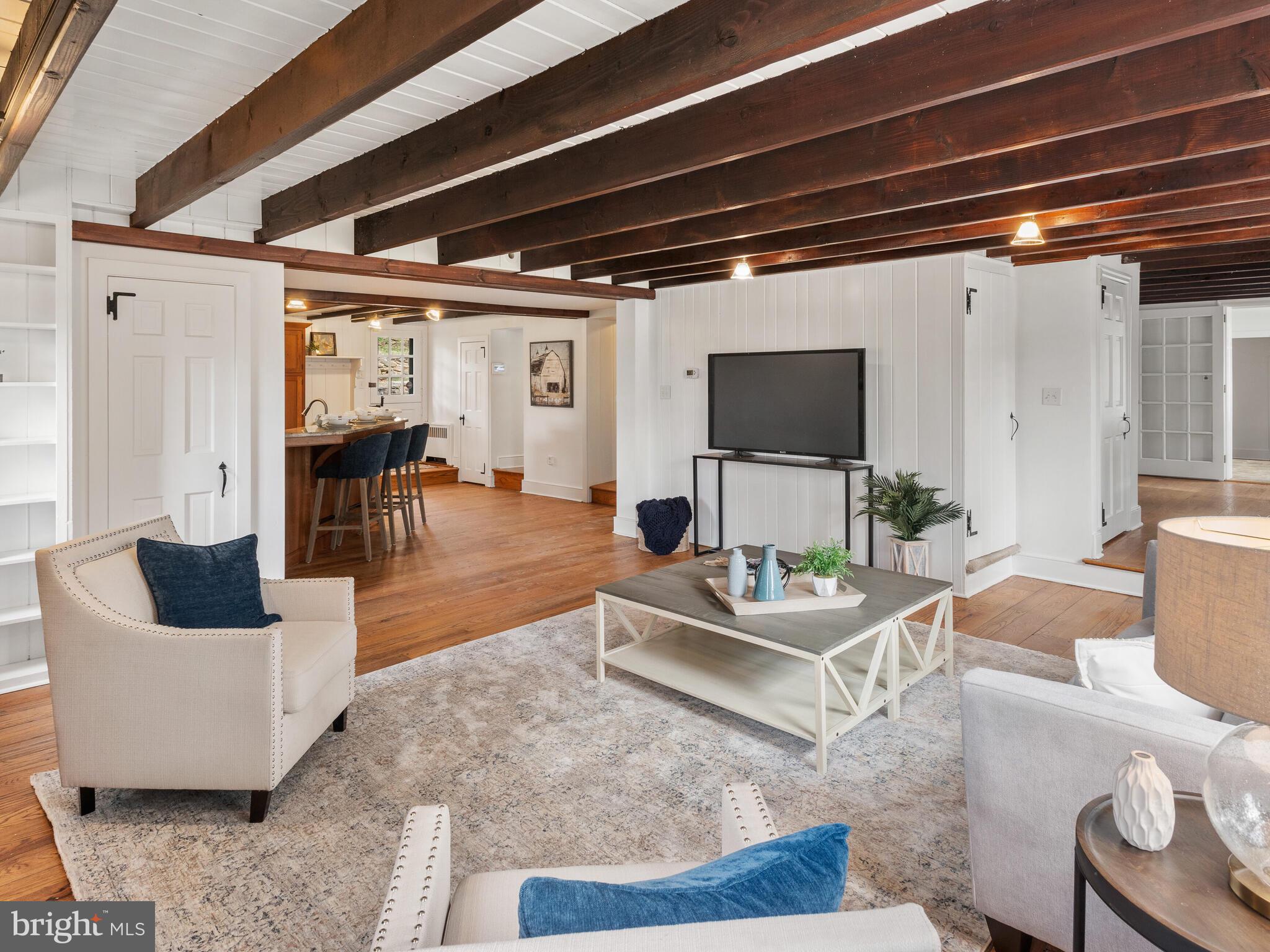 1935 PARKERHILL LANE