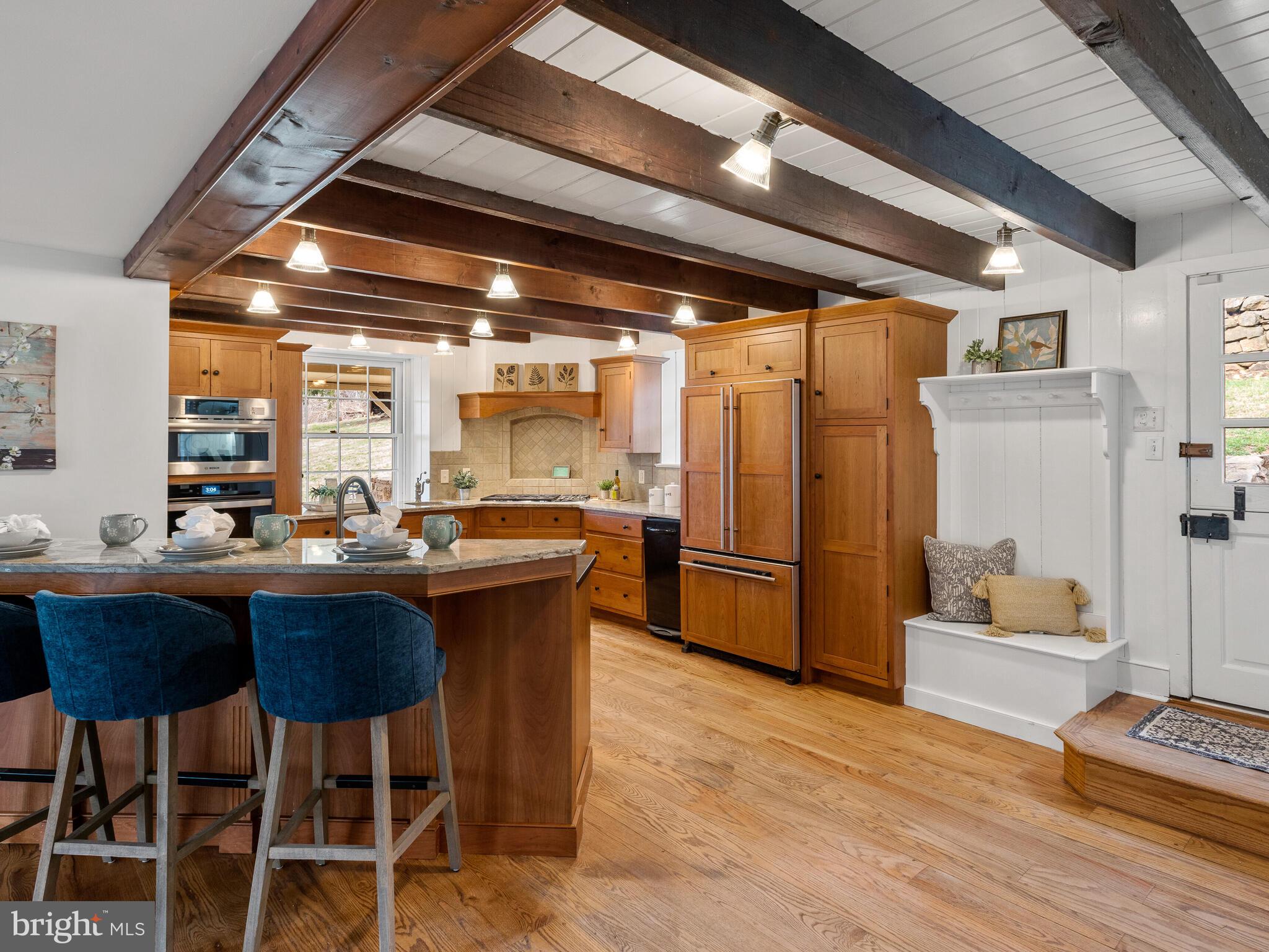 1935 PARKERHILL LANE