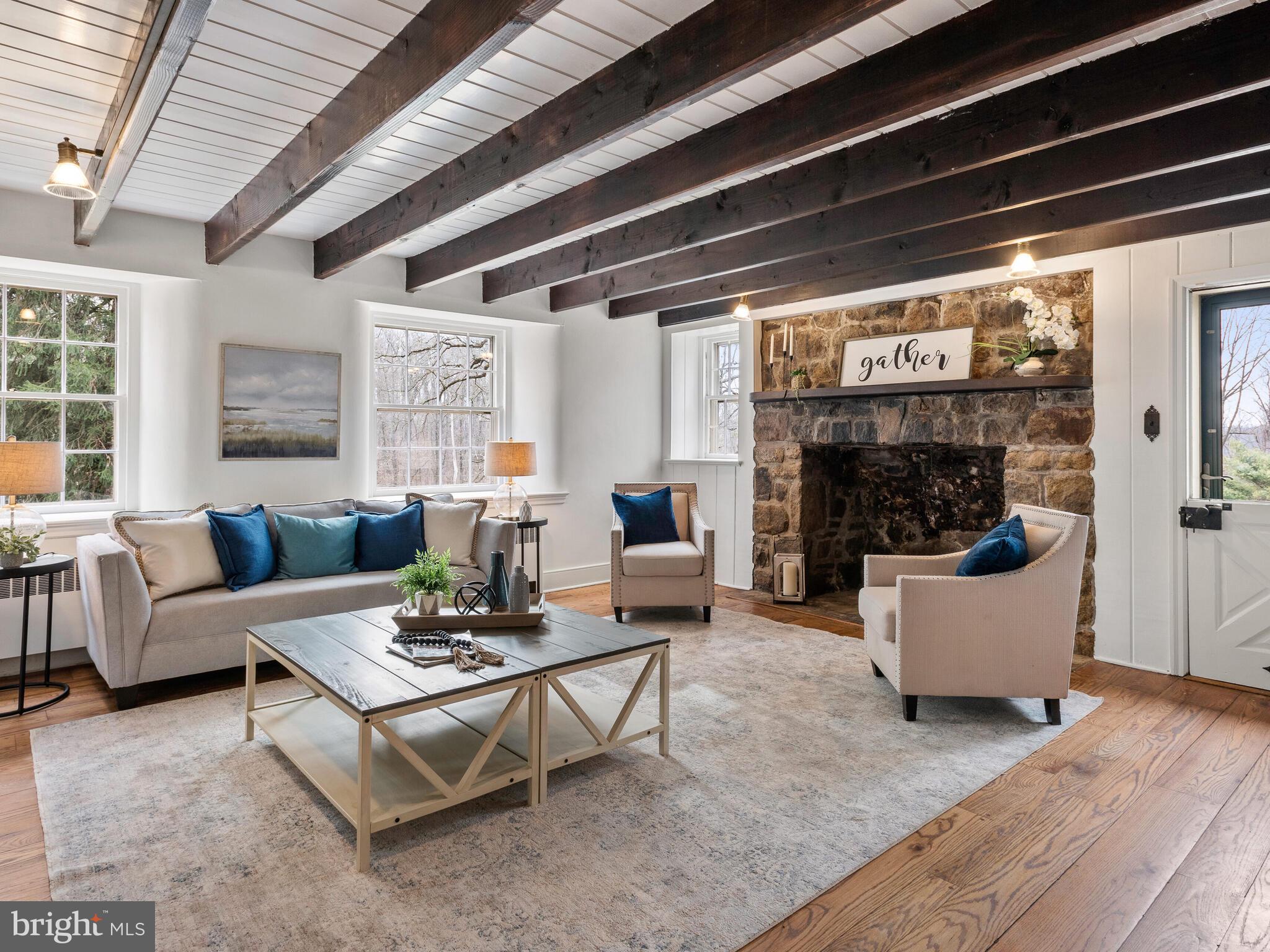 1935 PARKERHILL LANE